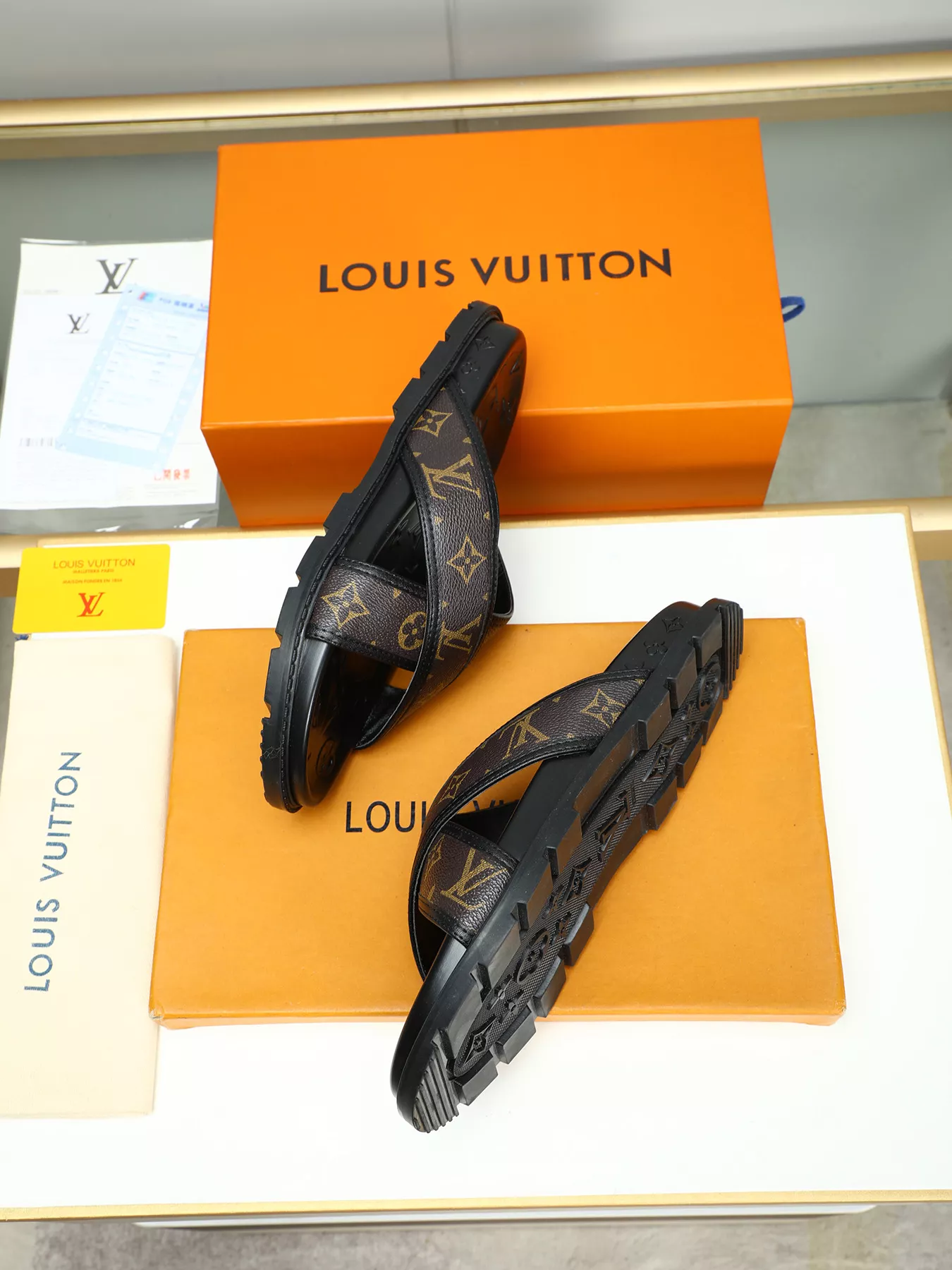 Louis Vuitton Slippers For Men Lightweight 8531