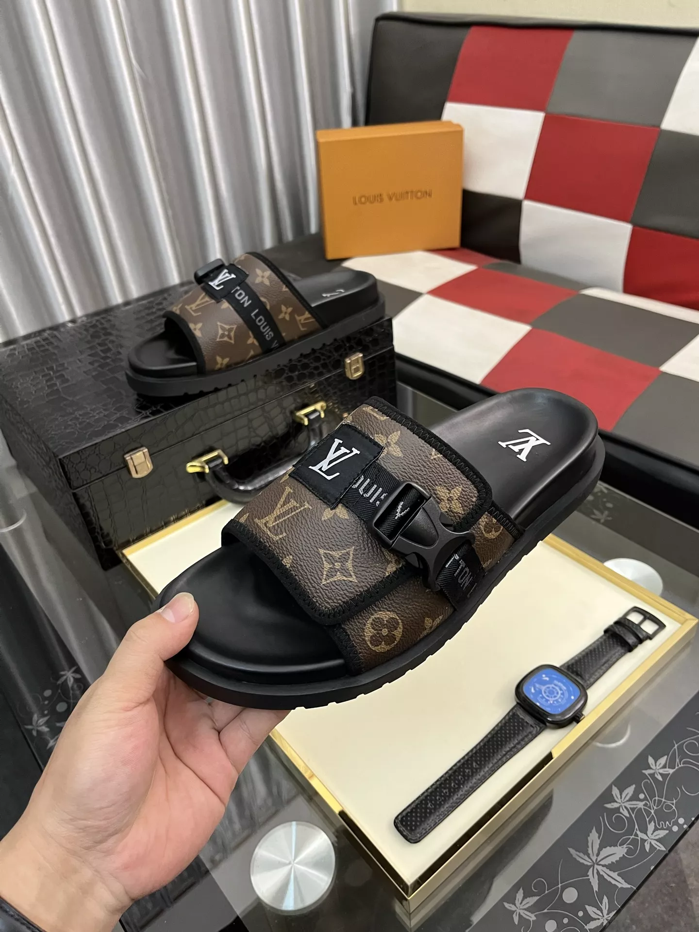 Louis Vuitton Slippers For Men Minimalist 2177