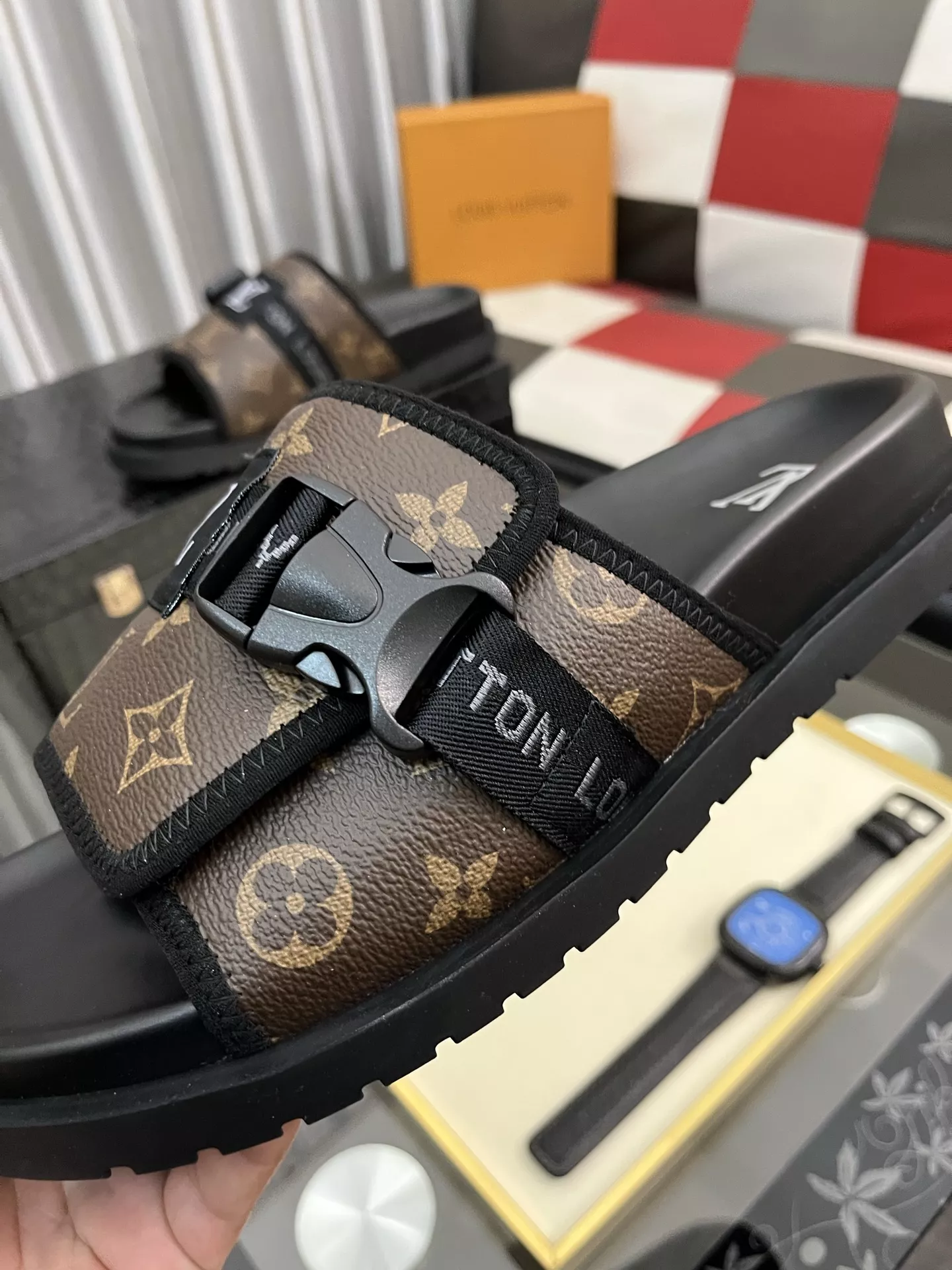 Louis Vuitton Slippers For Men Minimalist 2177