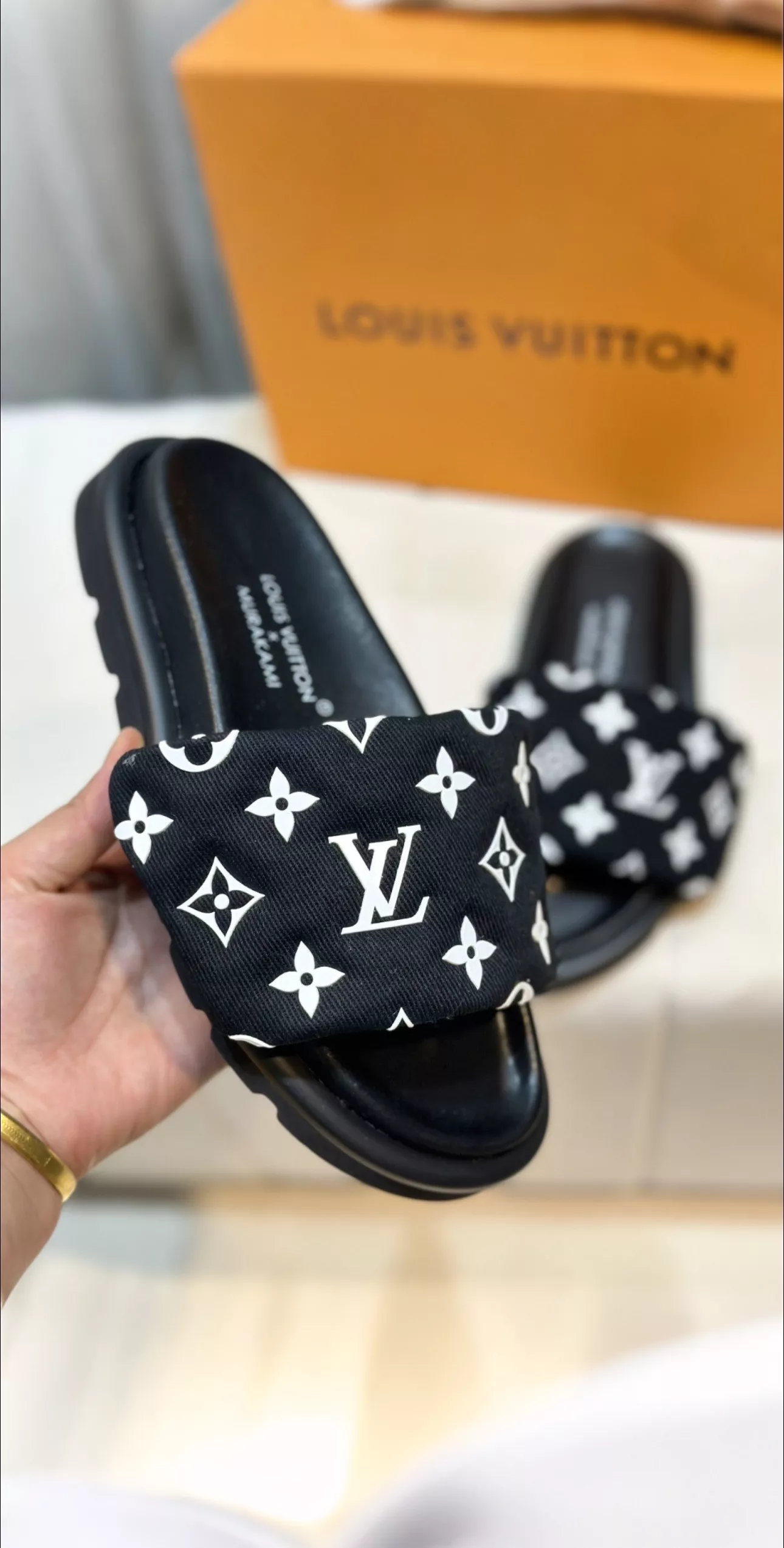 Louis Vuitton Slippers For Men Minimalist 3272