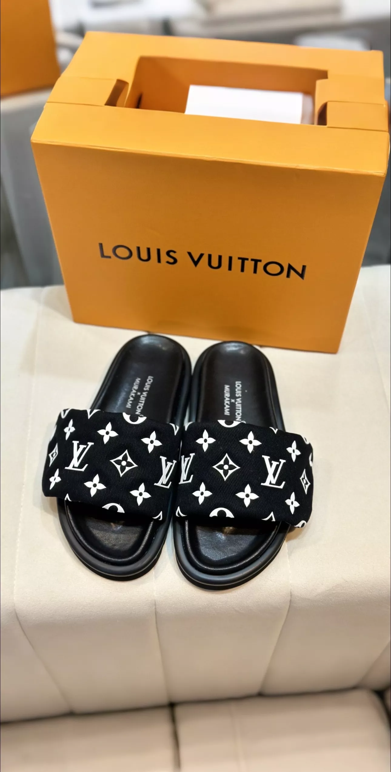 Louis Vuitton Slippers For Men Minimalist 3272