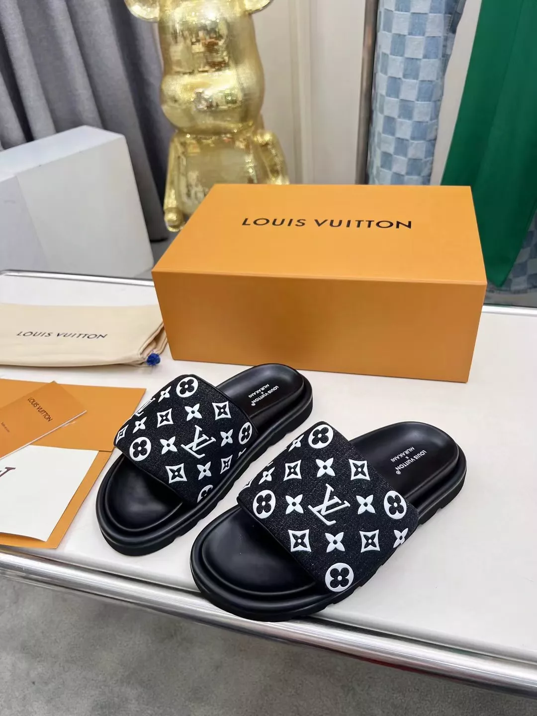 Louis Vuitton Slippers For Men Practical 5543