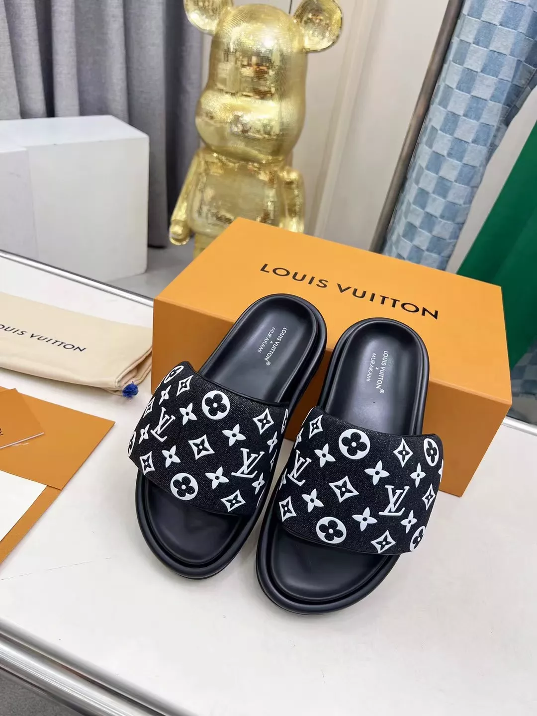 Louis Vuitton Slippers For Men Practical 5543
