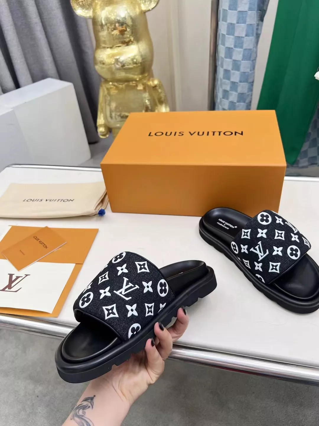Louis Vuitton Slippers For Men Practical 5543