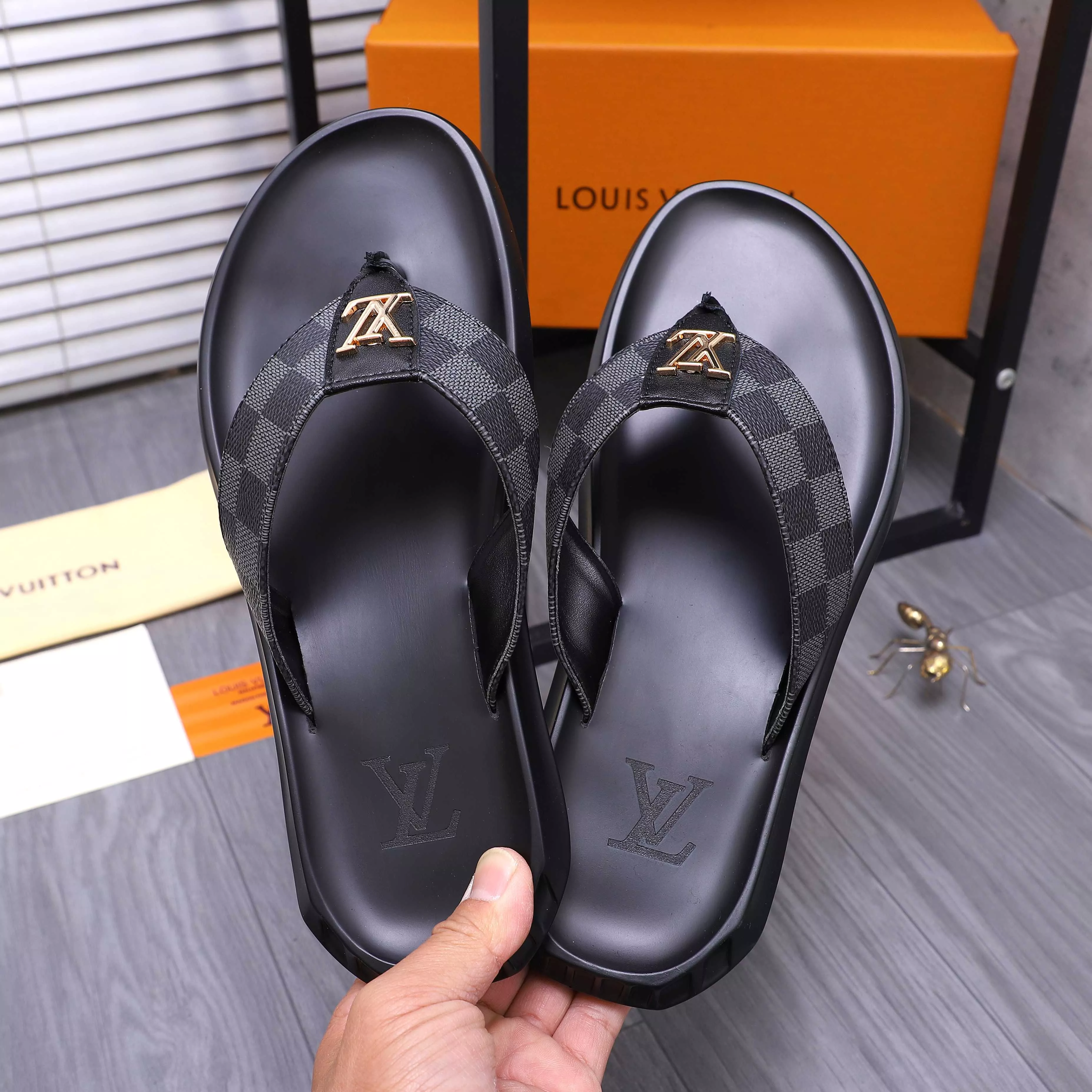 Louis Vuitton Slippers For Men Resilient 7922
