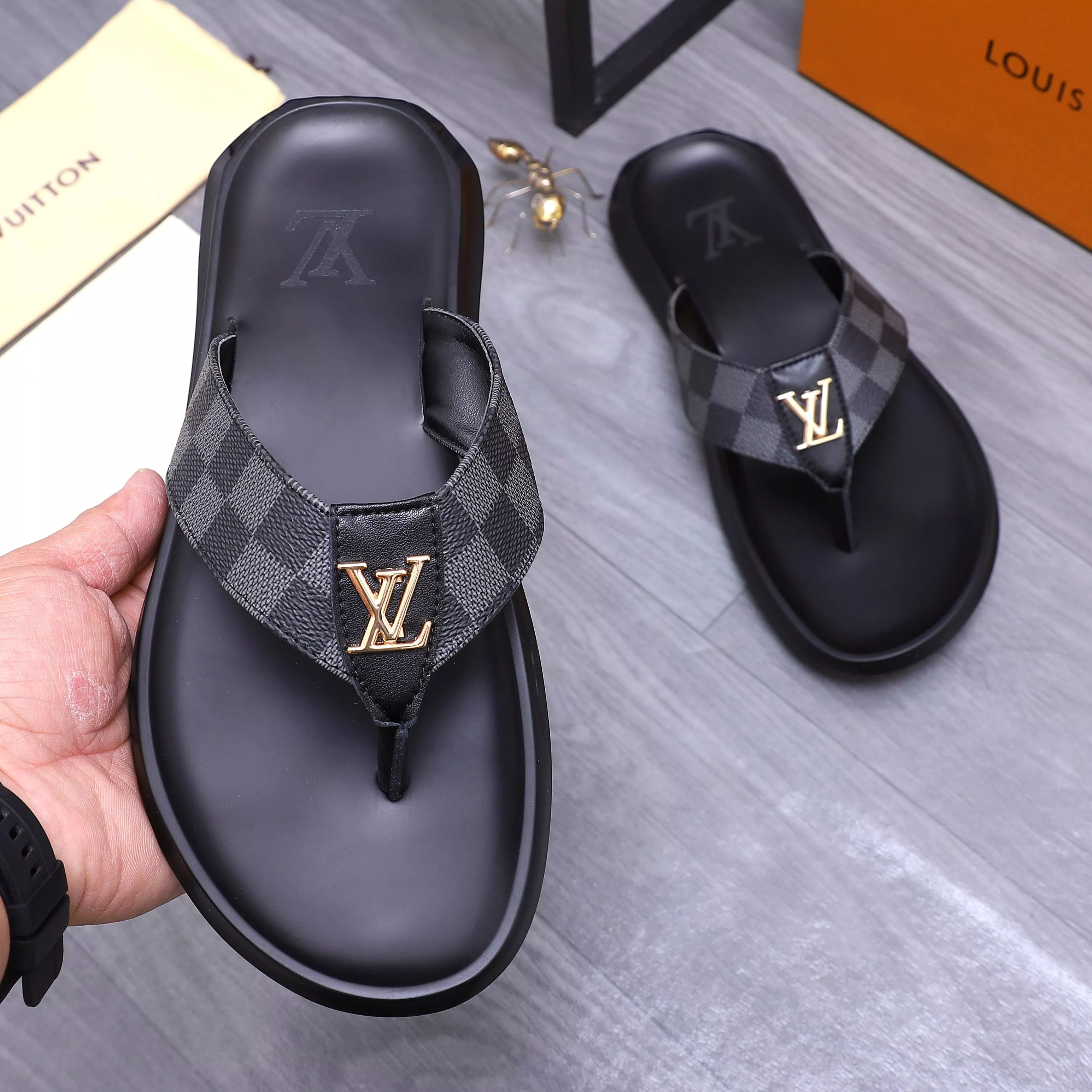Louis Vuitton Slippers For Men Resilient 7922