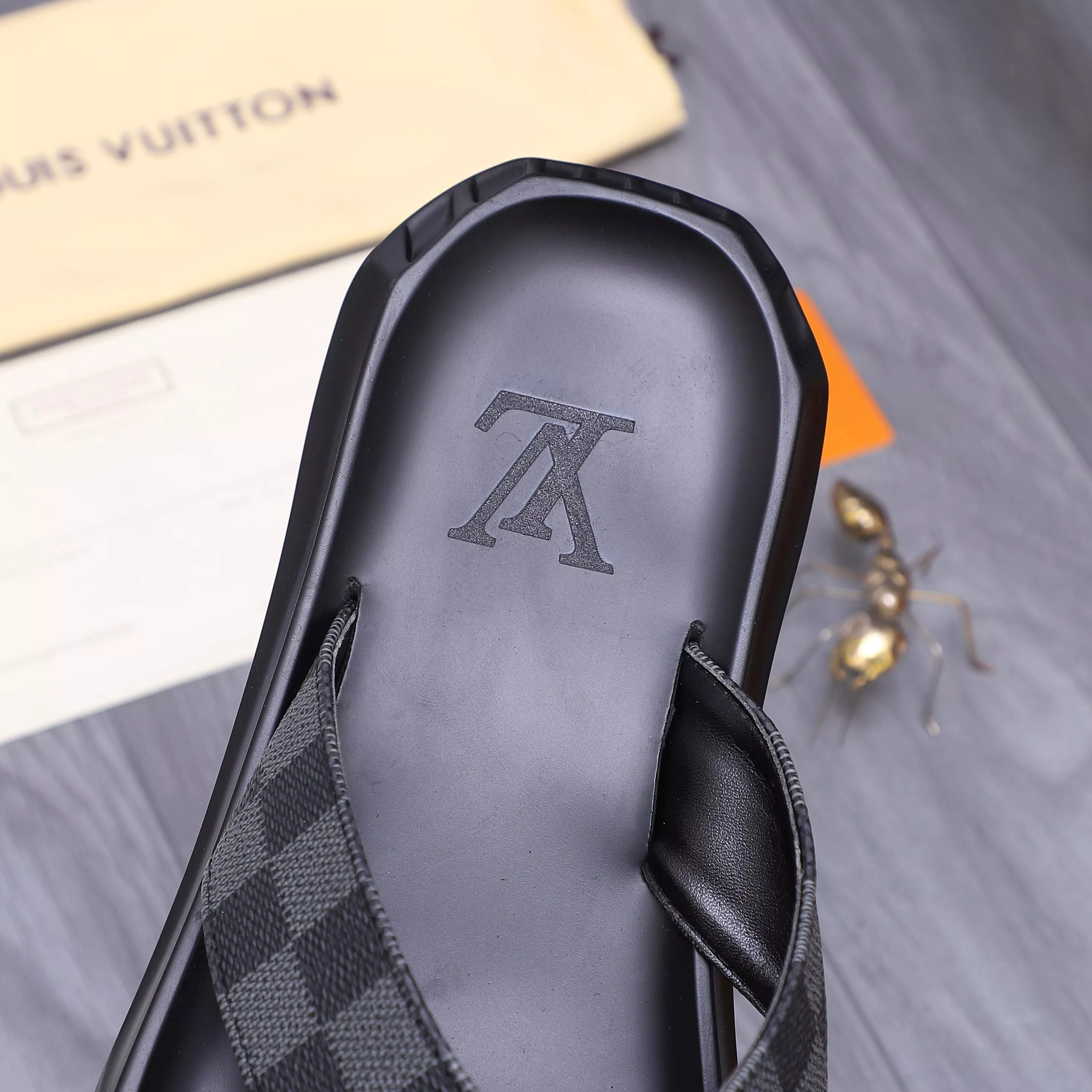 Louis Vuitton Slippers For Men Resilient 7922