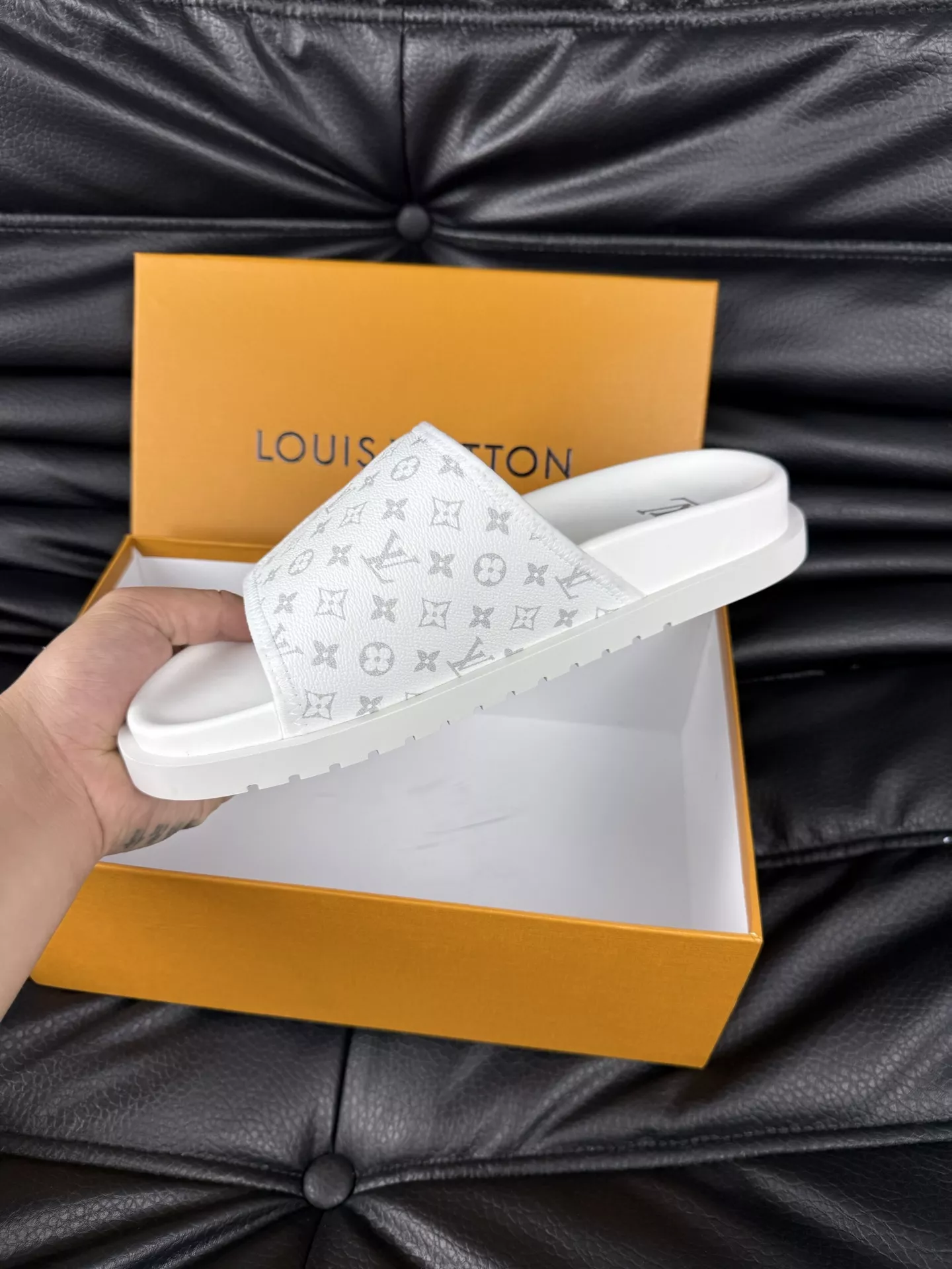 Louis Vuitton Slippers For Men Sleek 3124