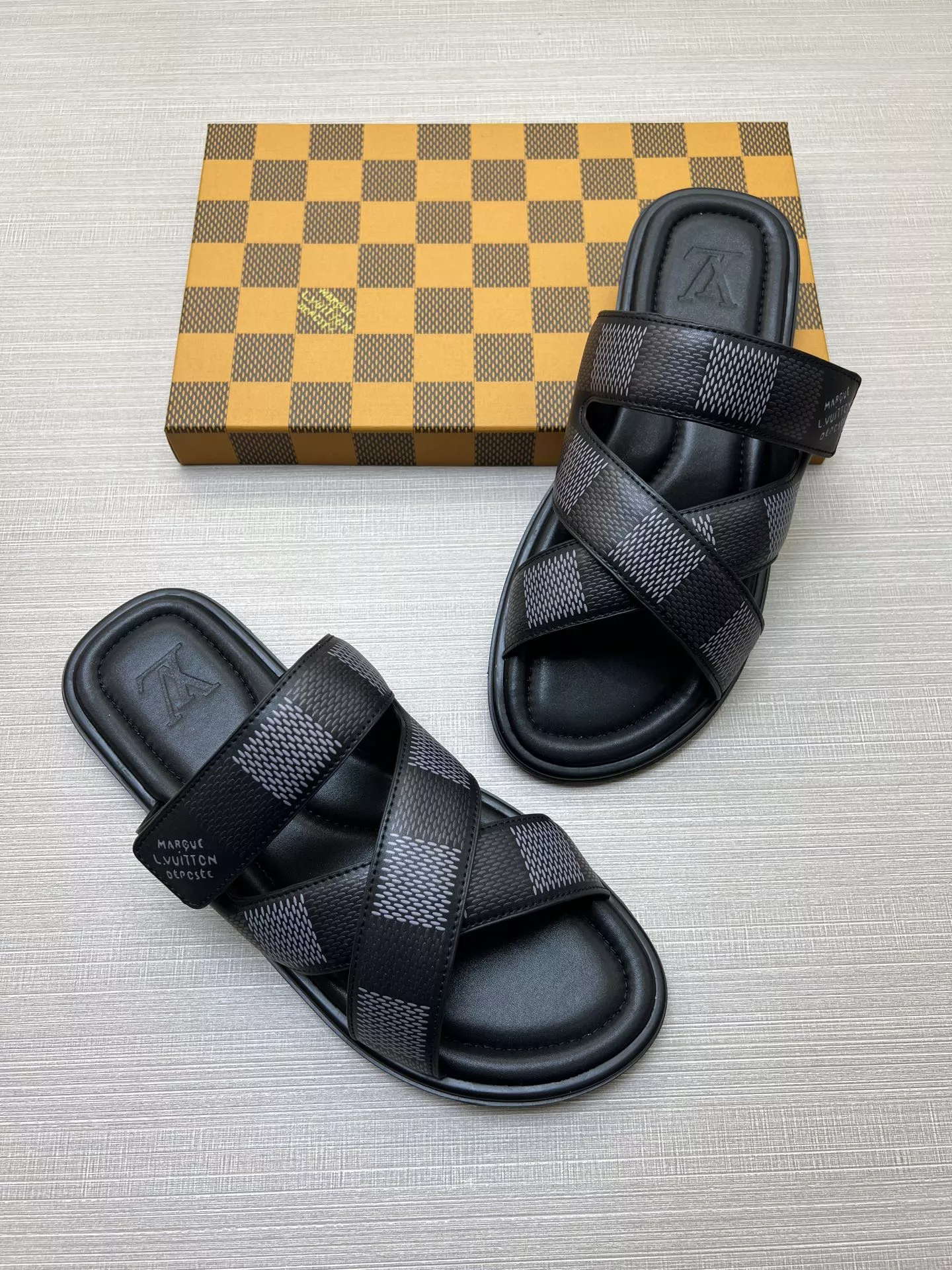 Louis Vuitton Slippers For Men Sleek 5419