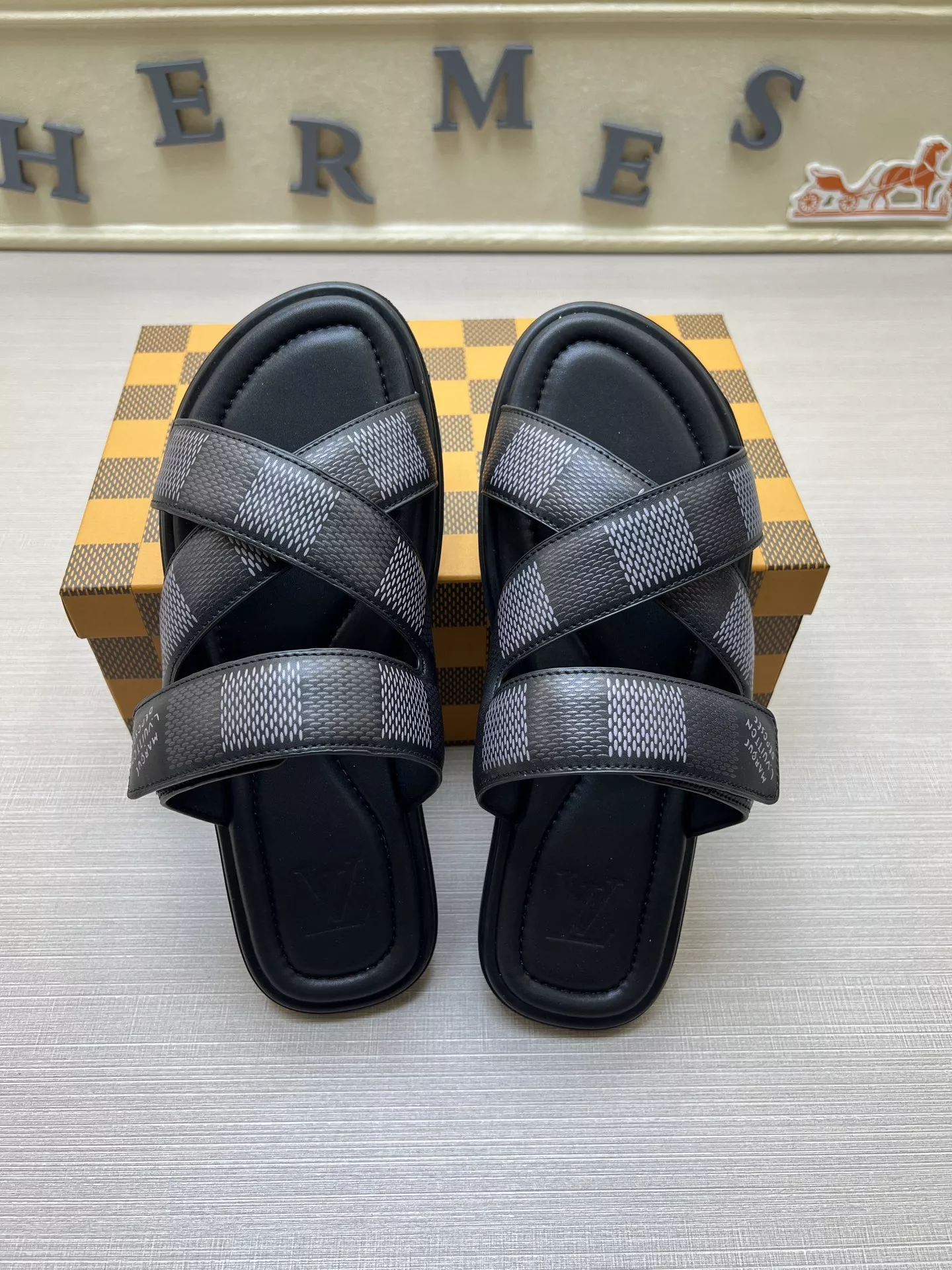Louis Vuitton Slippers For Men Sleek 5419