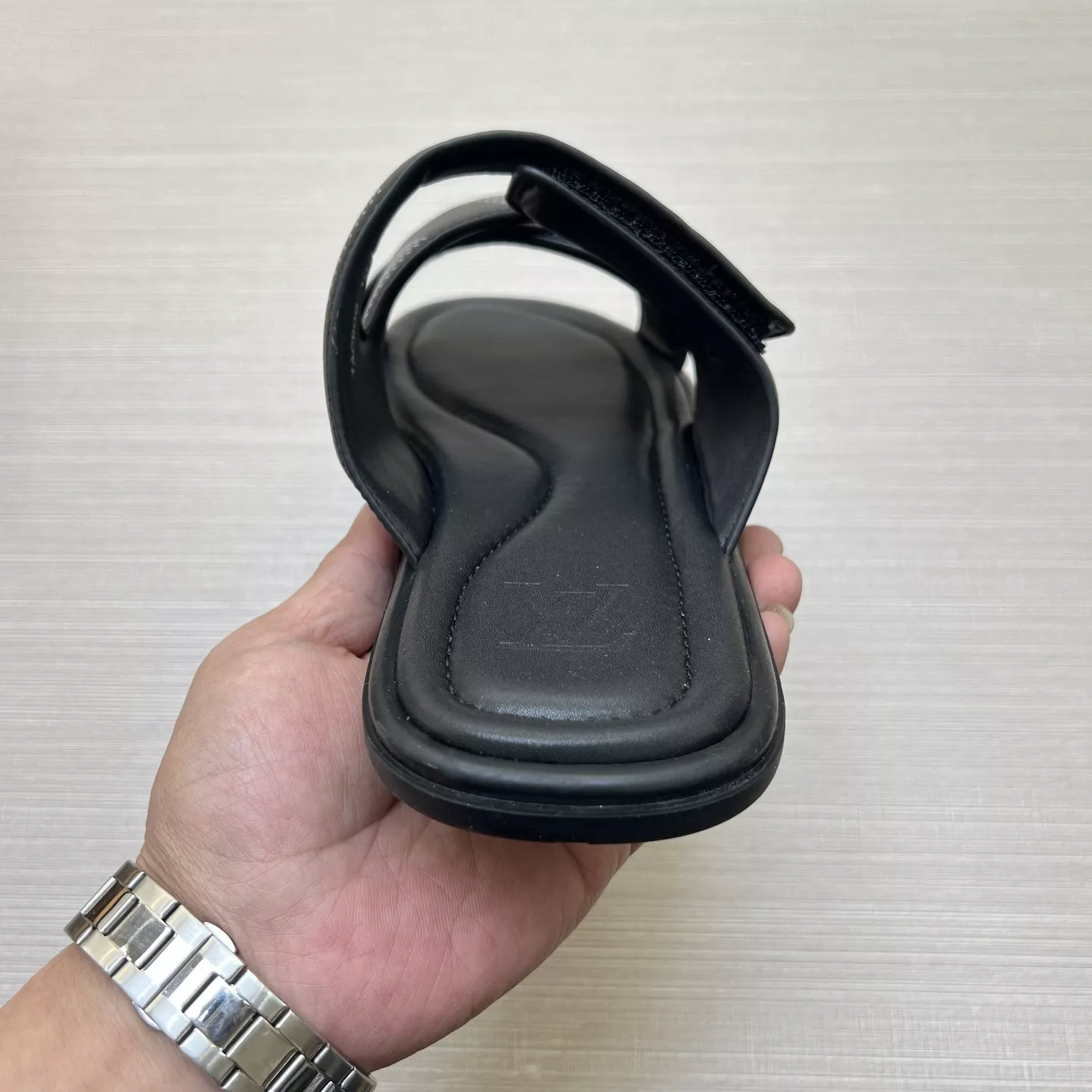 Louis Vuitton Slippers For Men Sleek 5419