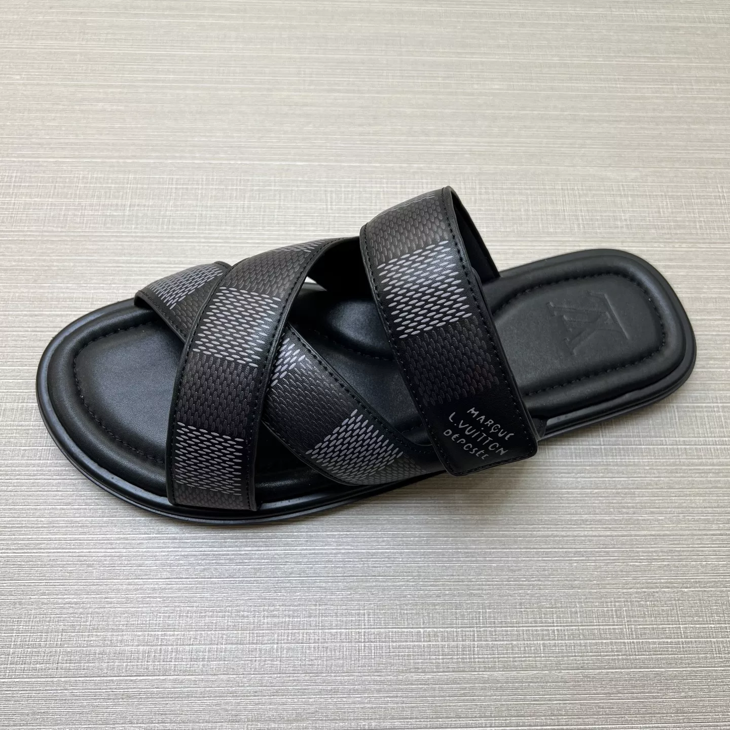 Louis Vuitton Slippers For Men Sleek 5419