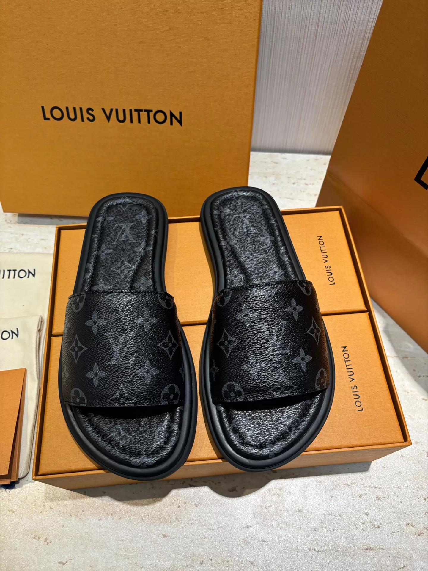 Louis Vuitton Slippers For Men Soft 9533
