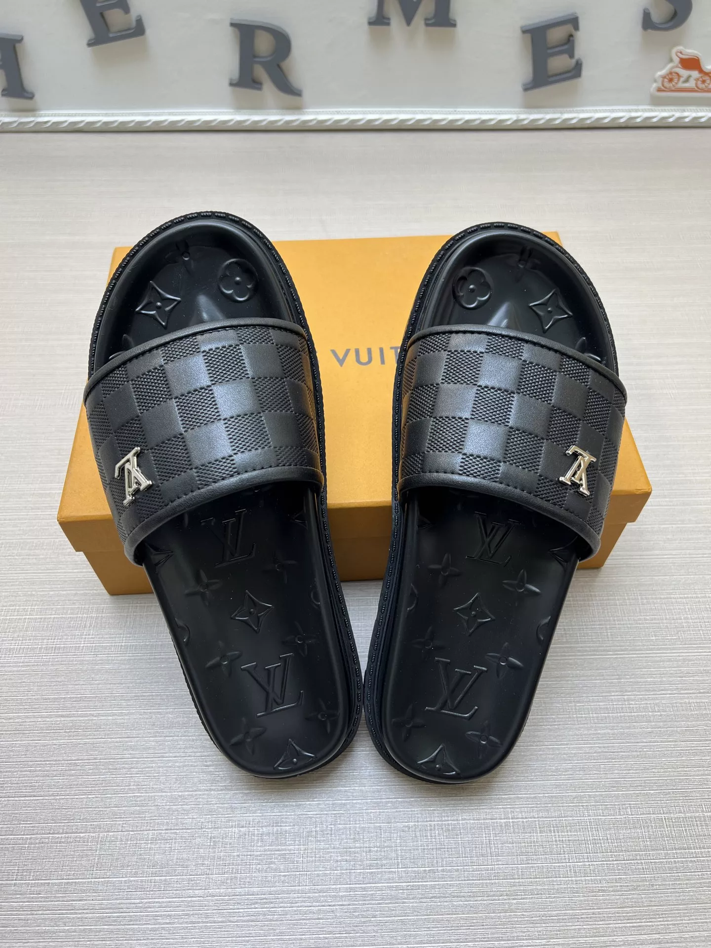 Louis Vuitton Slippers For Men StreetReady 9181