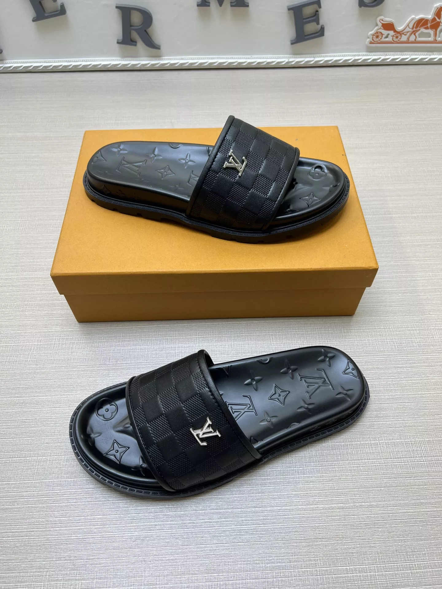 Louis Vuitton Slippers For Men StreetReady 9181
