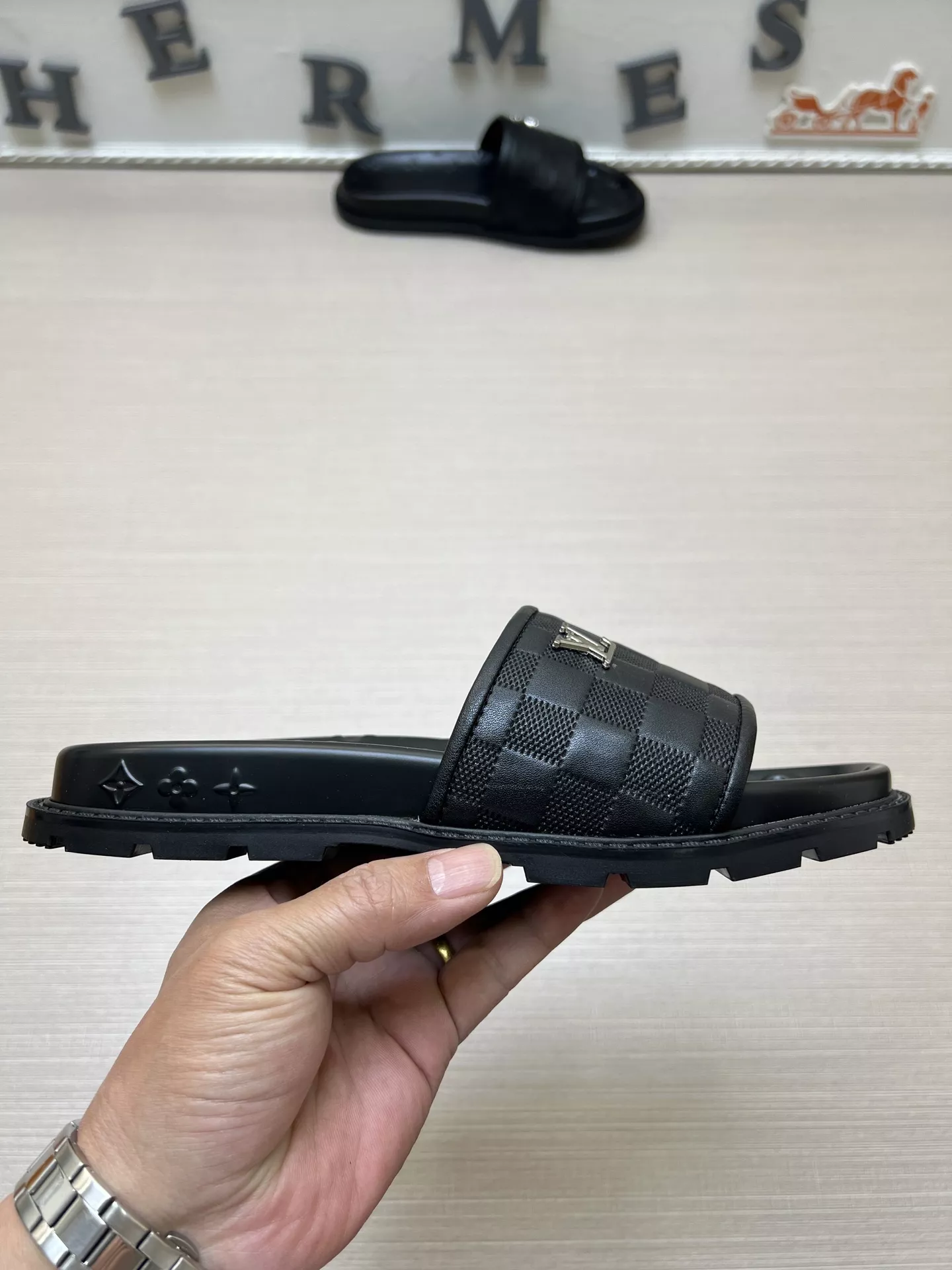 Louis Vuitton Slippers For Men StreetReady 9181