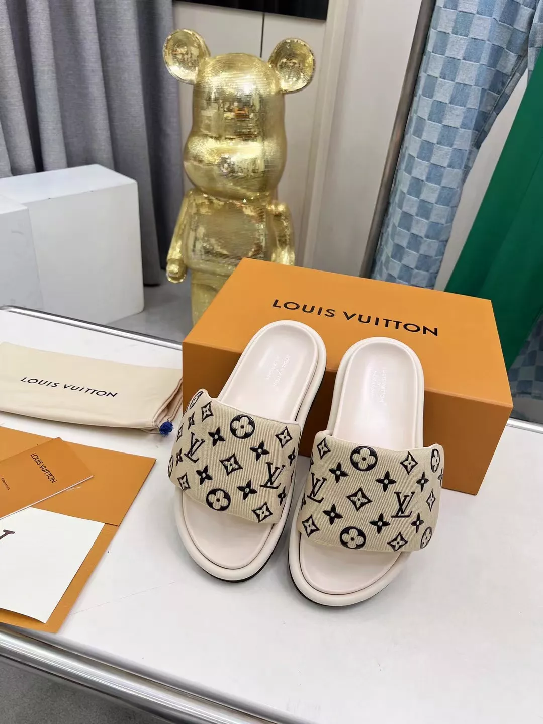Louis Vuitton Slippers For Men Stylish 7103