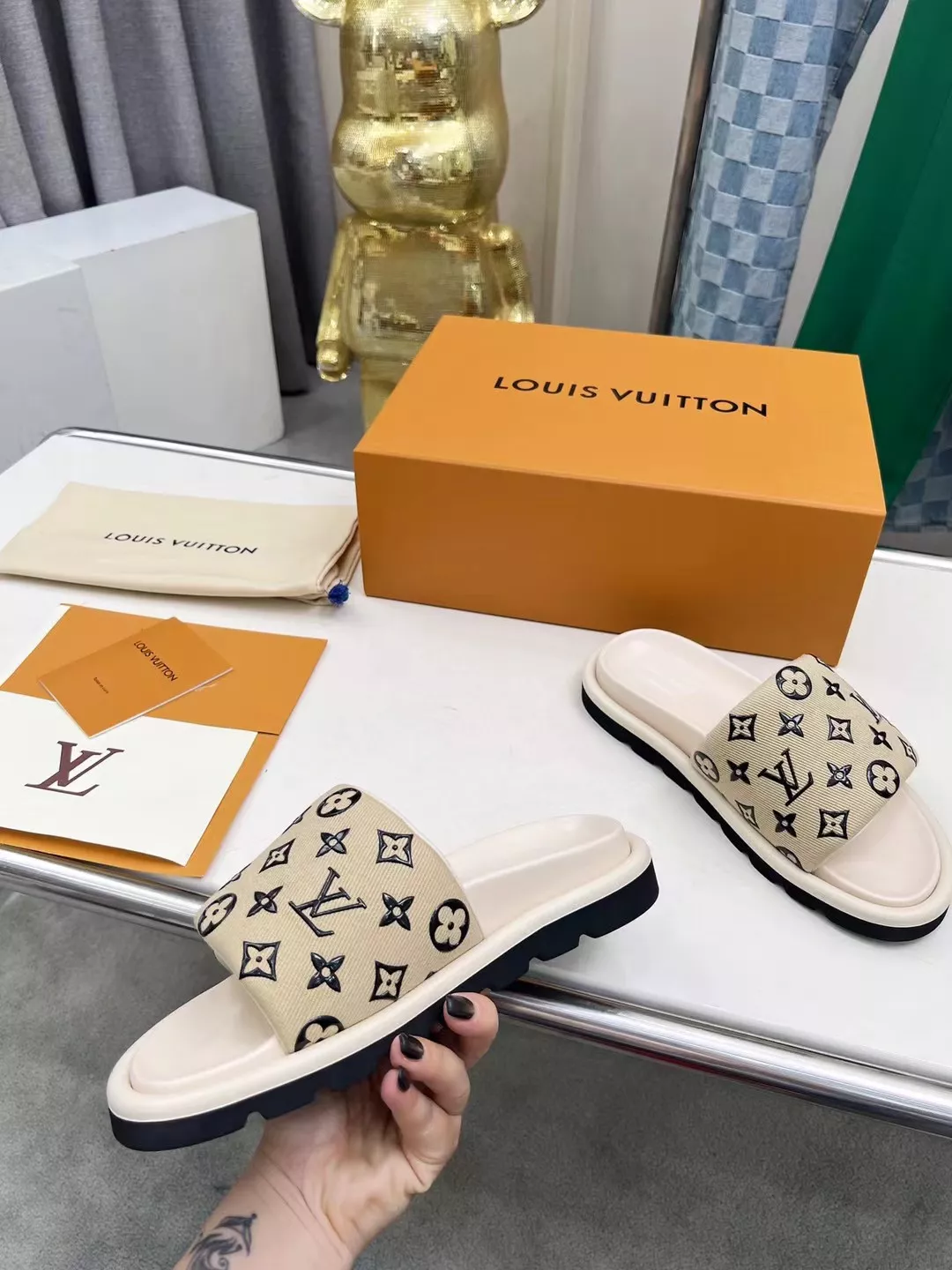 Louis Vuitton Slippers For Men Stylish 7103