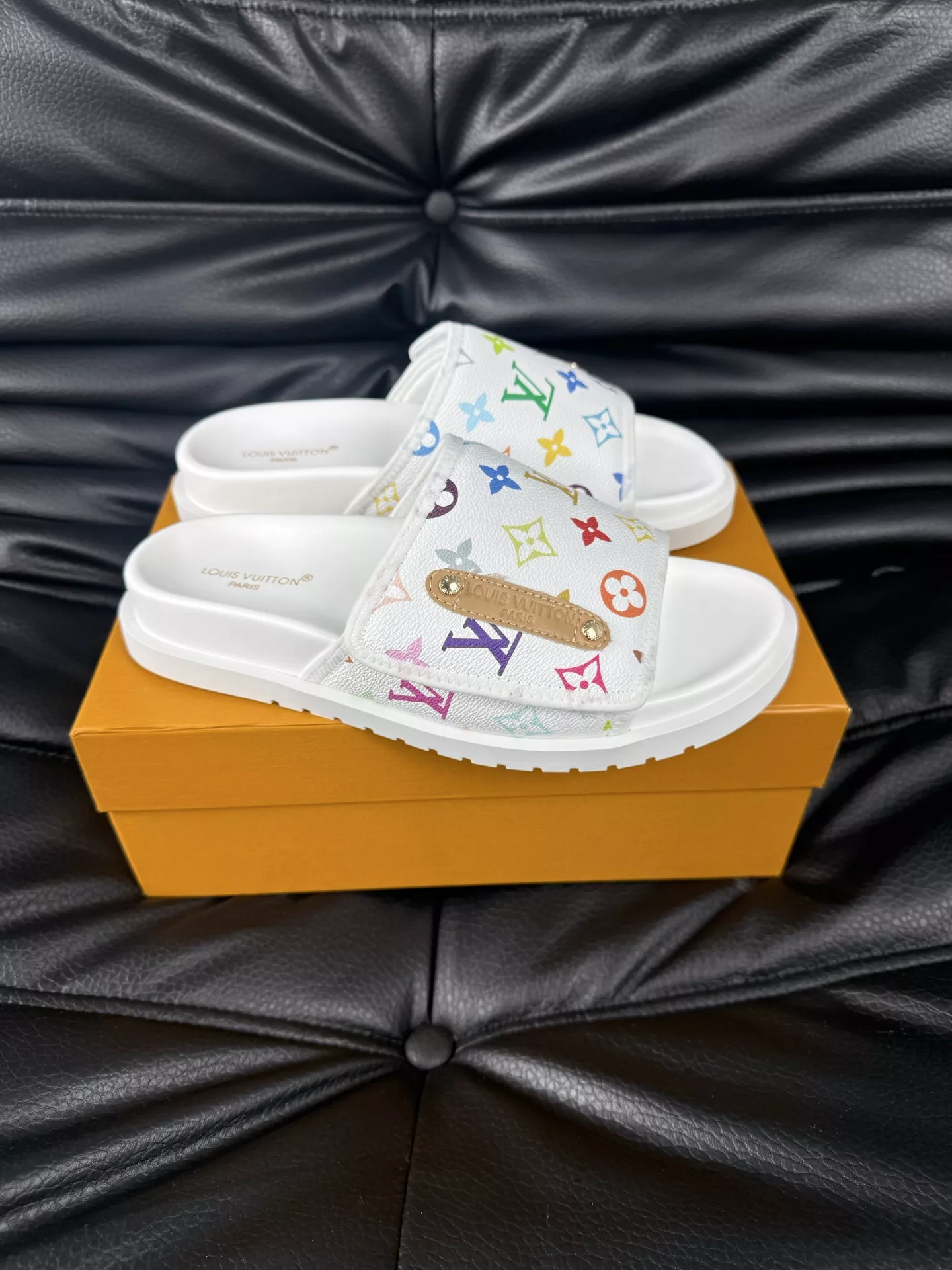 Louis Vuitton Slippers For Men Trendsetting 2277
