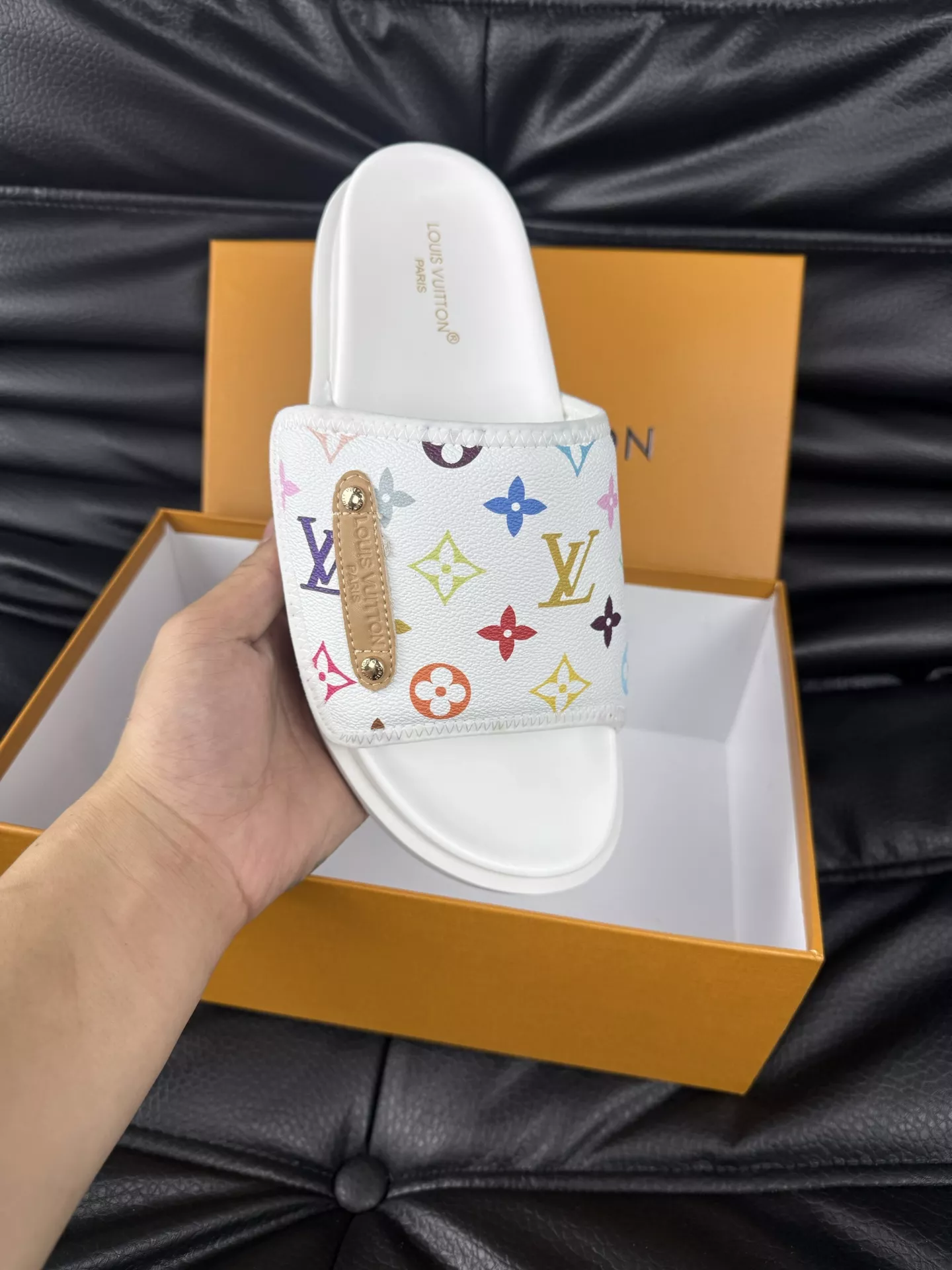 Louis Vuitton Slippers For Men Trendsetting 2277