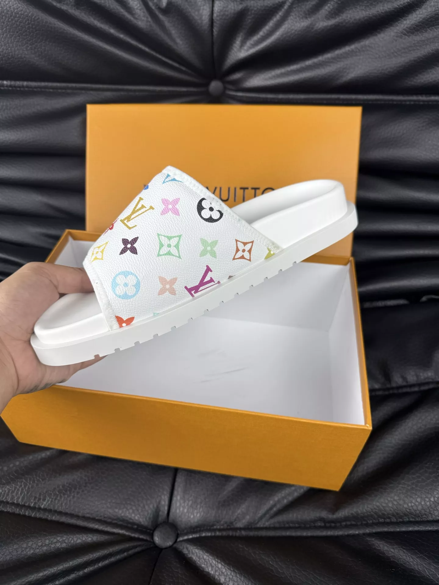 Louis Vuitton Slippers For Men Trendsetting 2277