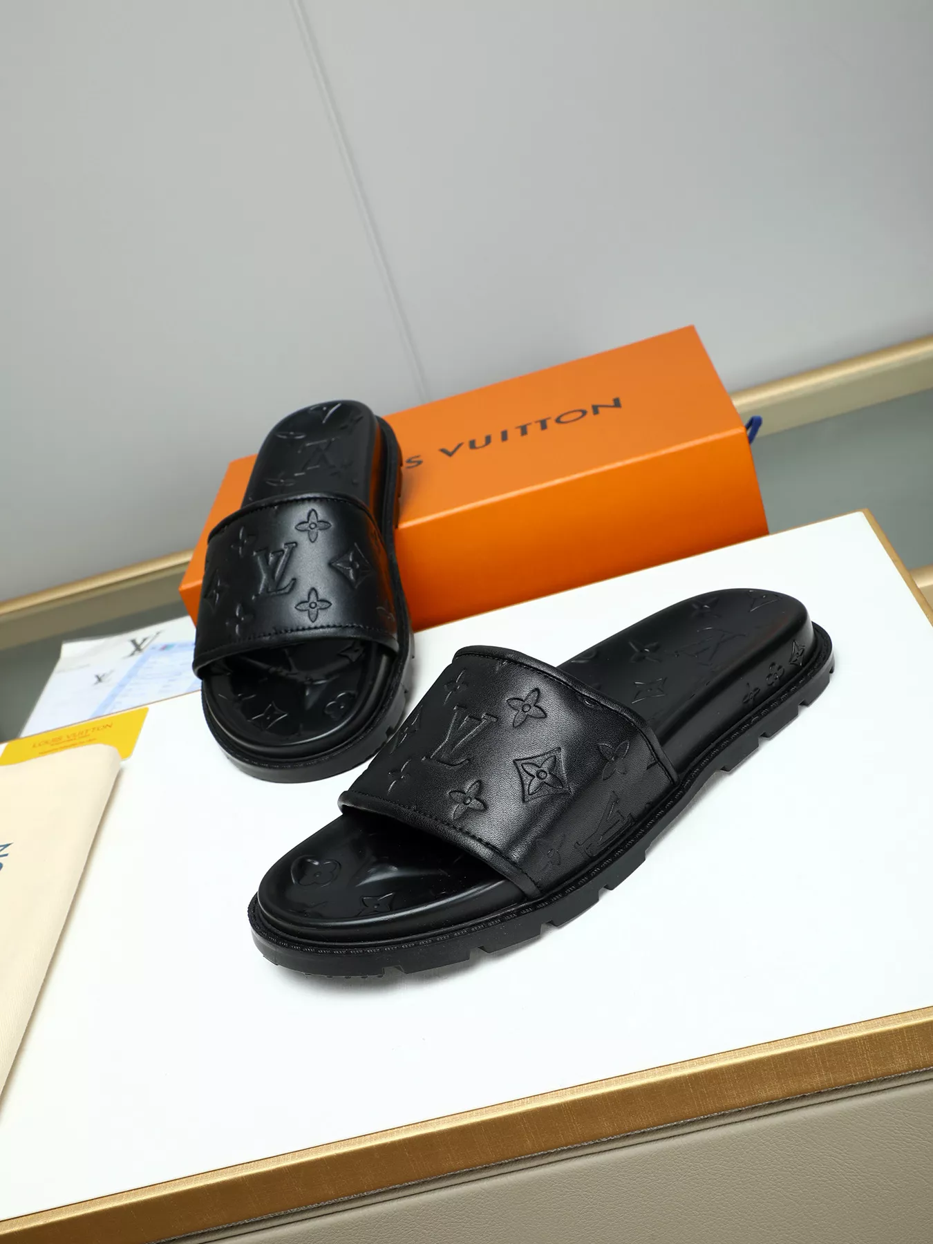 Louis Vuitton Slippers For Men Trendsetting 4741