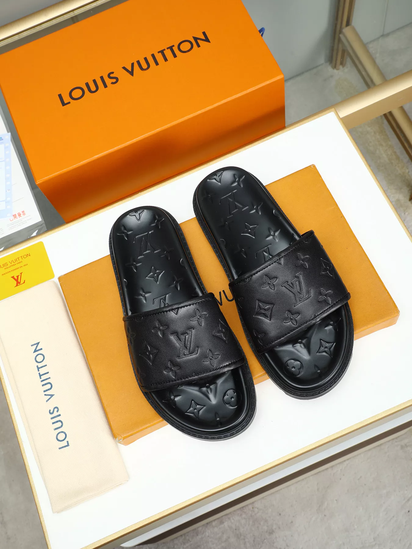 Louis Vuitton Slippers For Men Trendsetting 4741