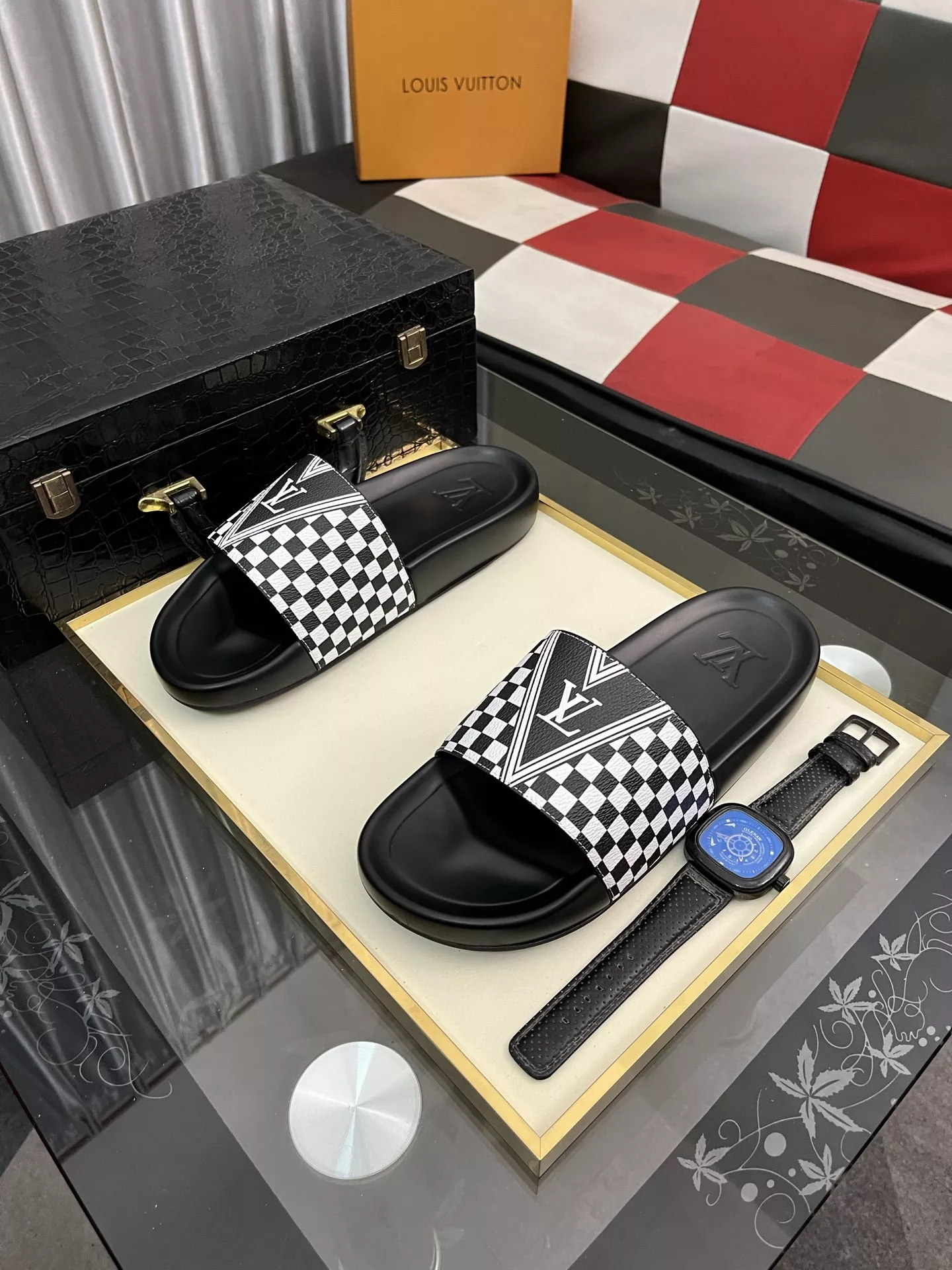 Louis Vuitton Slippers For Men Trendsetting 5518