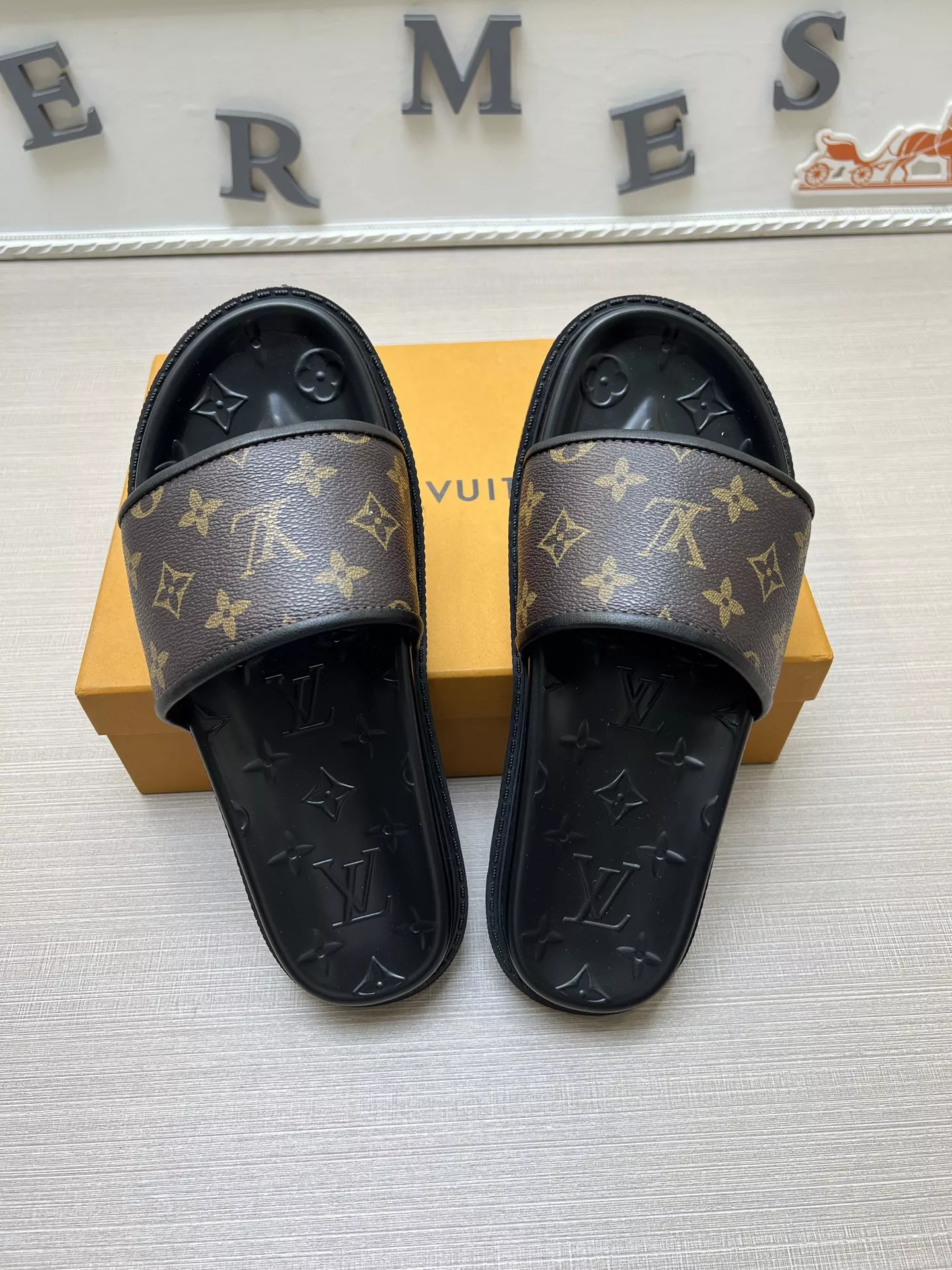 Louis Vuitton Slippers For Men Unique 2246