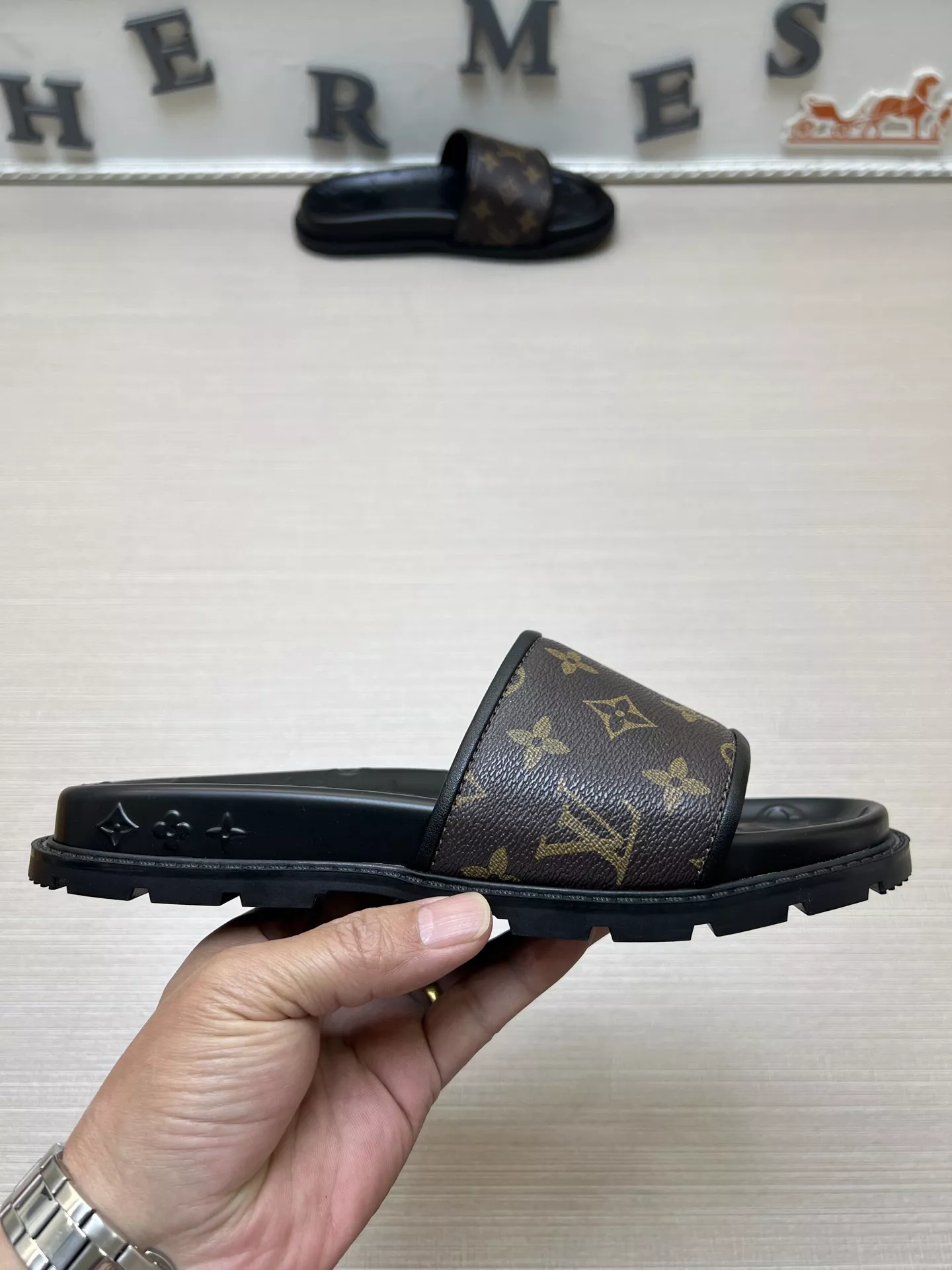Louis Vuitton Slippers For Men Unique 2246