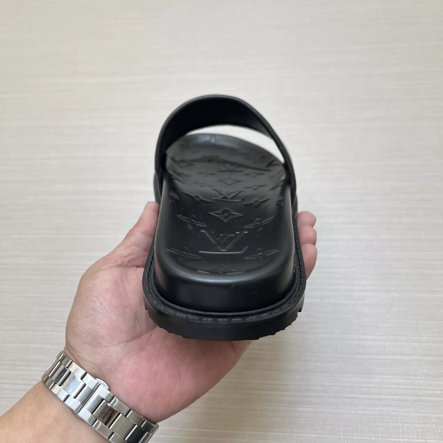 Louis Vuitton Slippers For Men Unique 2246