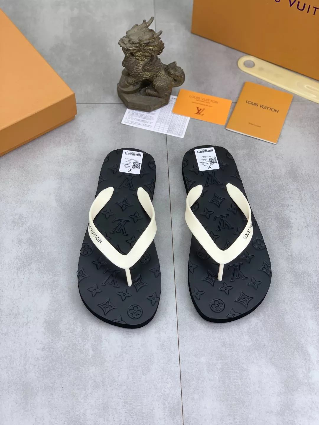 Louis Vuitton Slippers For Men Unique 4179