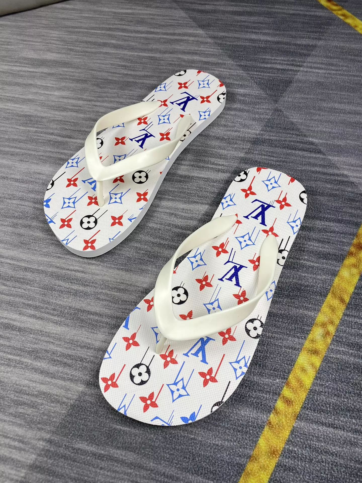 Louis Vuitton Slippers For Men UrbanStyle 1737