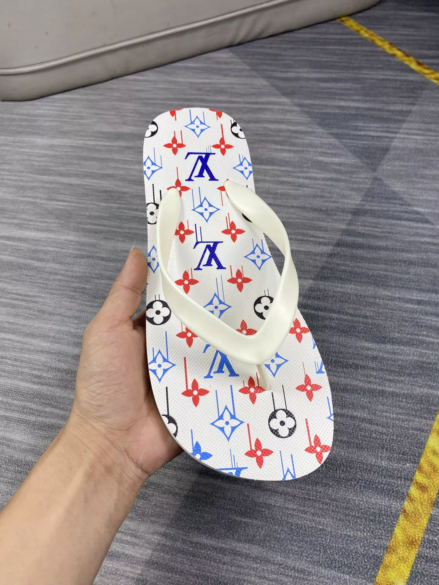 Louis Vuitton Slippers For Men UrbanStyle 1737