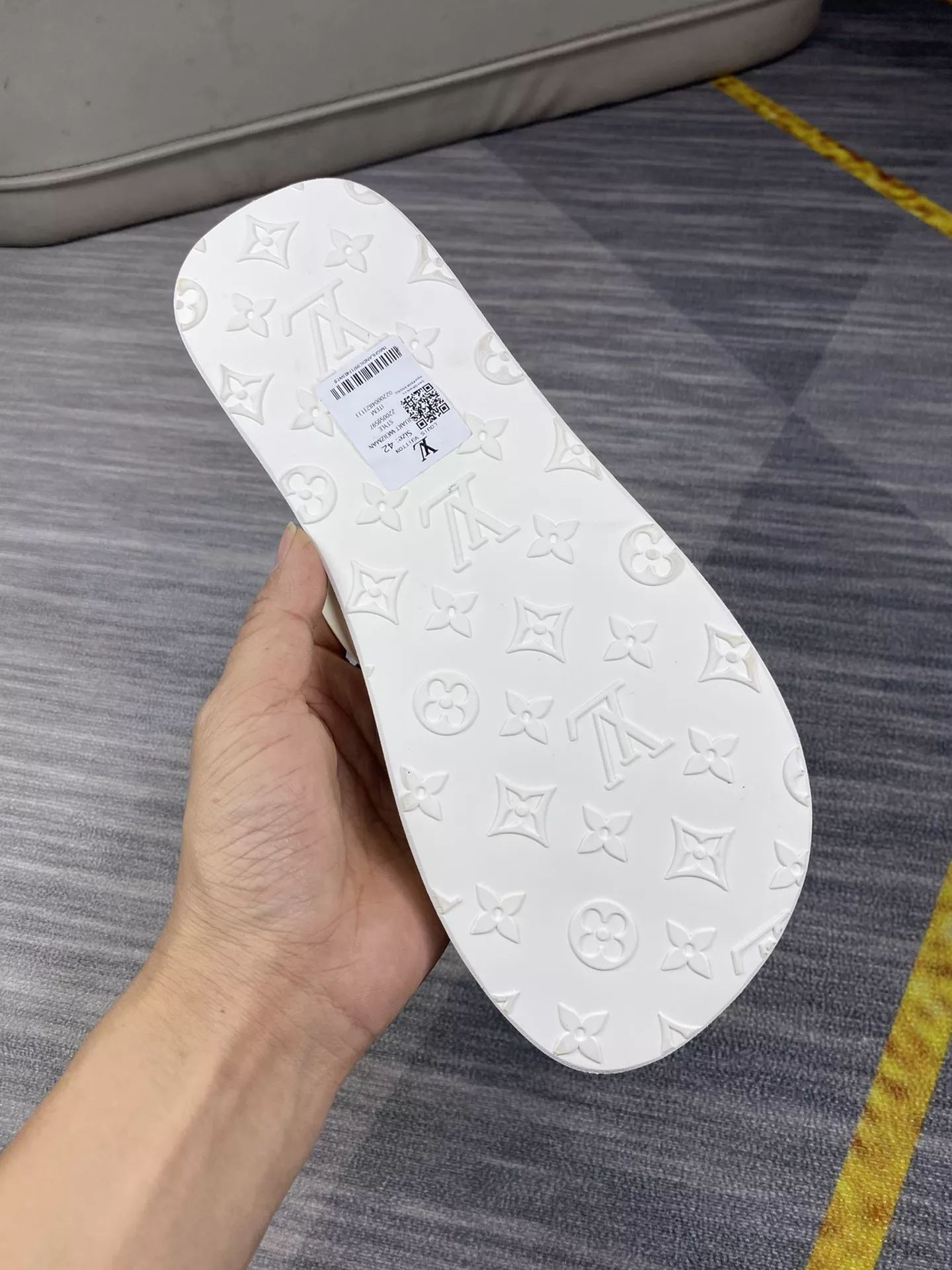 Louis Vuitton Slippers For Men UrbanStyle 1737