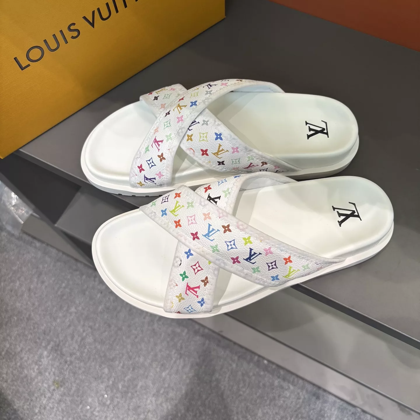 Louis Vuitton Slippers For Men UrbanStyle 6921
