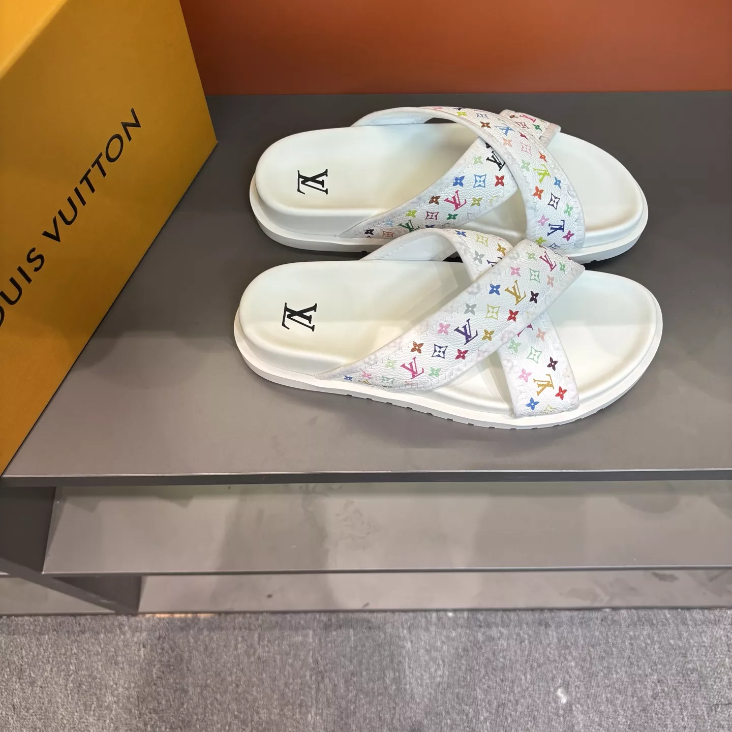 Louis Vuitton Slippers For Men UrbanStyle 6921