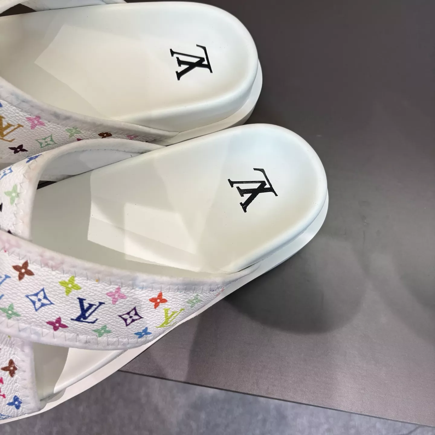 Louis Vuitton Slippers For Men UrbanStyle 6921