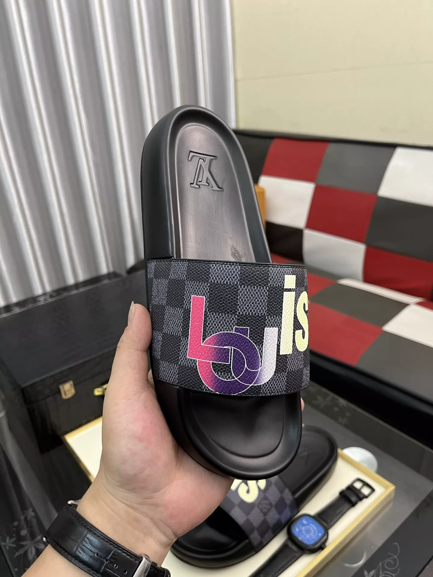 Louis Vuitton Slippers For Men Vibrant 4752