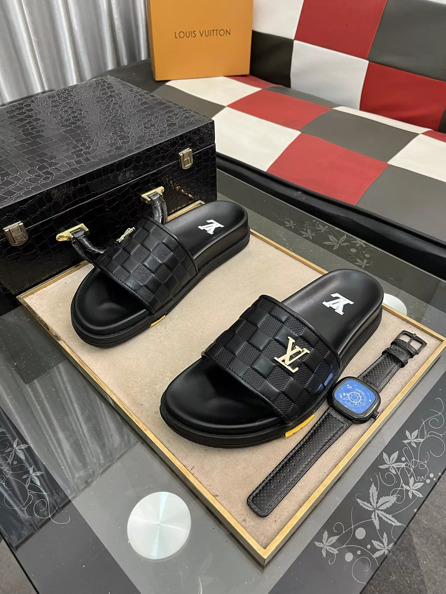 Louis Vuitton Slippers For Men Vibrant 9194
