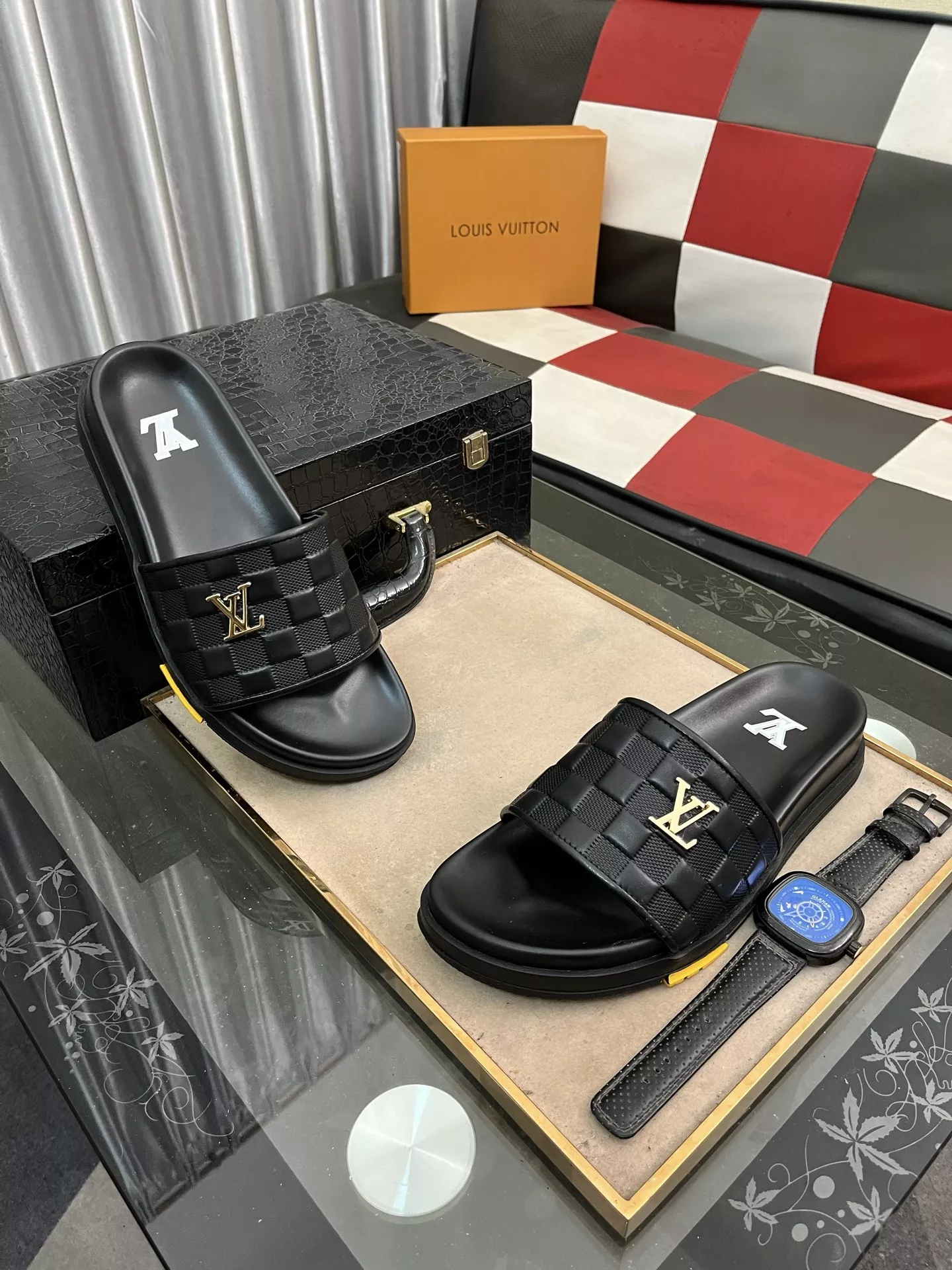 Louis Vuitton Slippers For Men Vibrant 9194