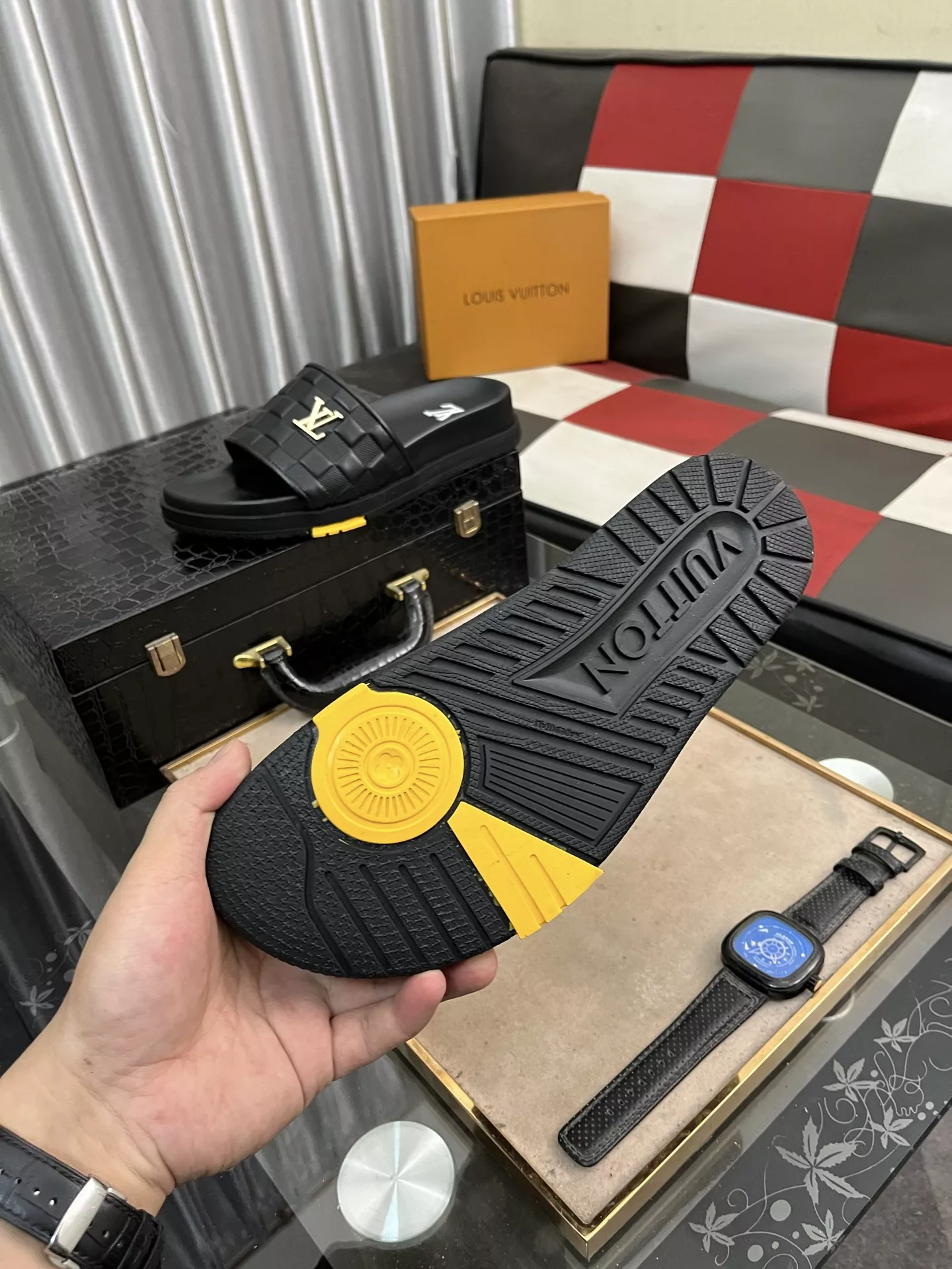 Louis Vuitton Slippers For Men Vibrant 9194