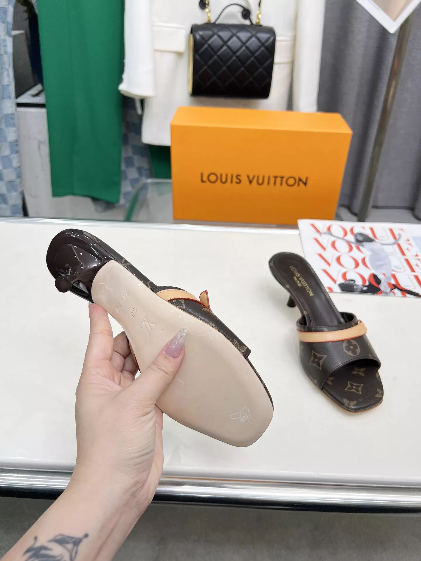 Louis Vuitton Slippers For Women Affordable 5372