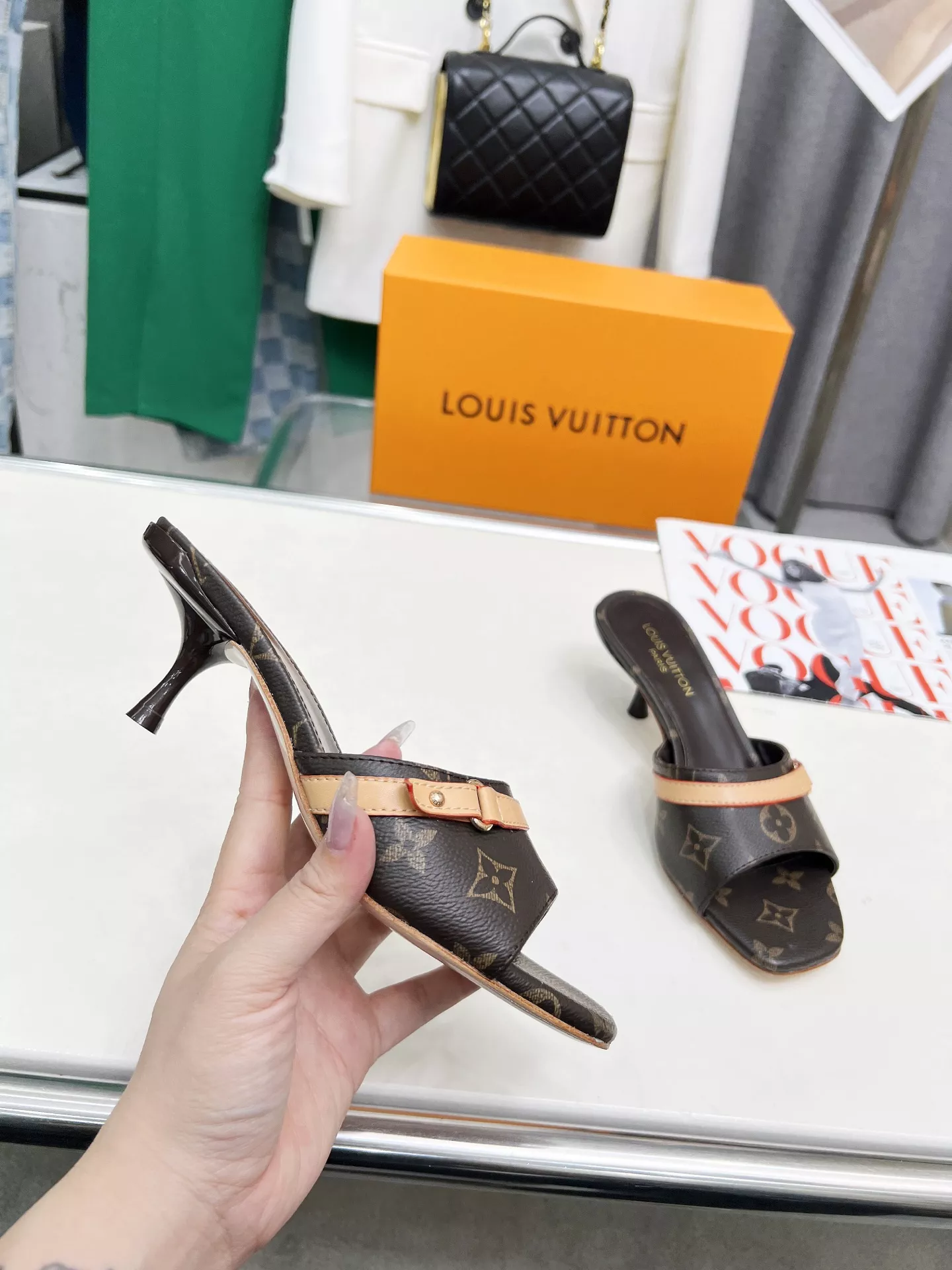 Louis Vuitton Slippers For Women Affordable 5372