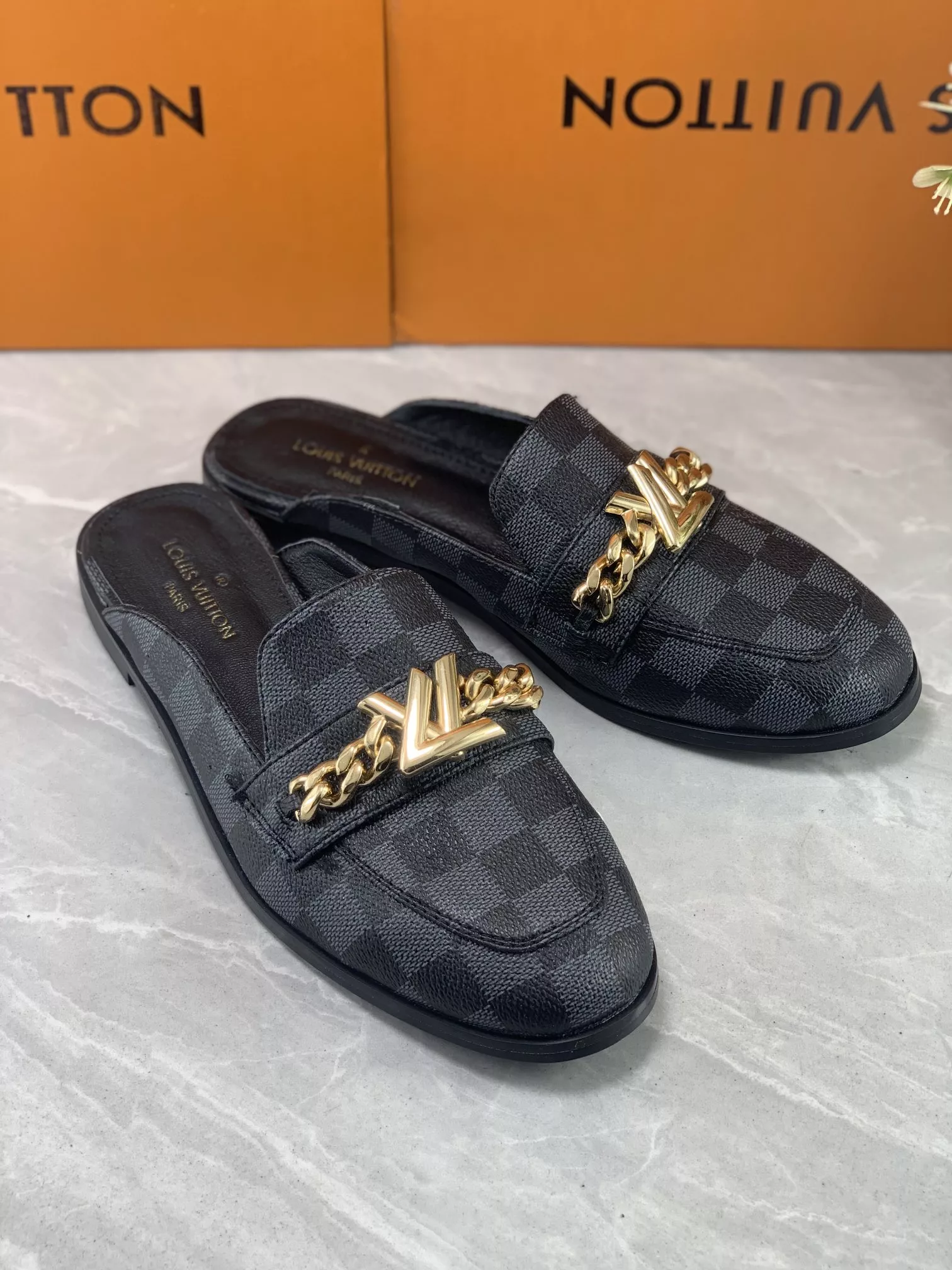 Louis Vuitton Slippers For Women Affordable 9385
