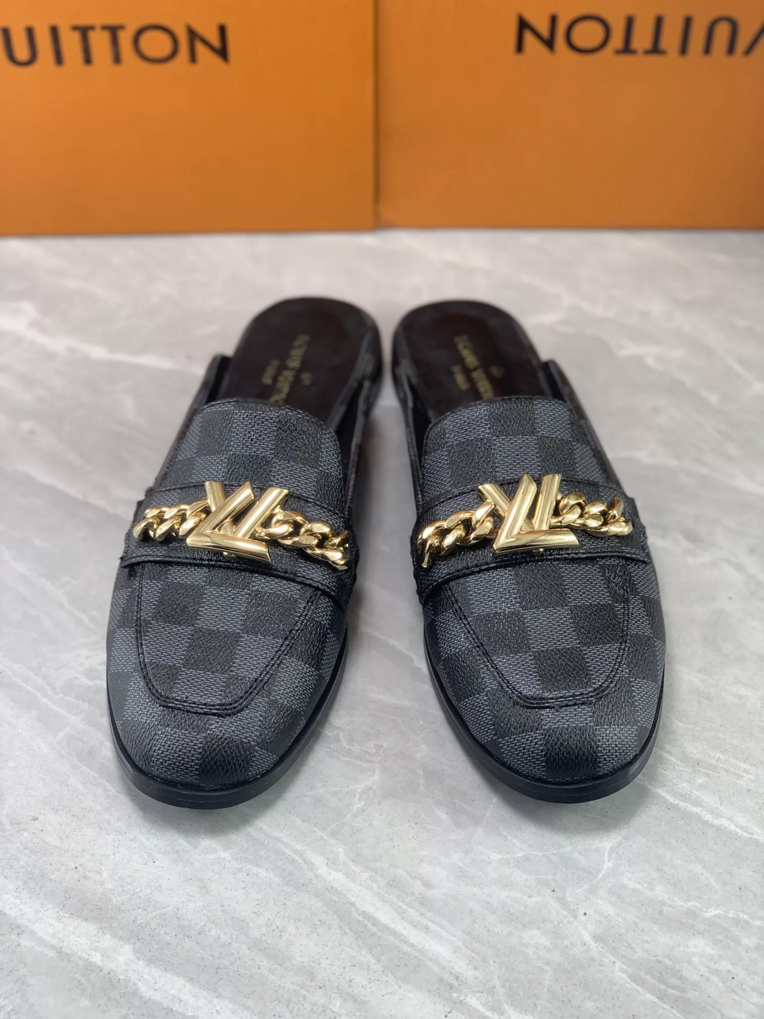 Louis Vuitton Slippers For Women Affordable 9385