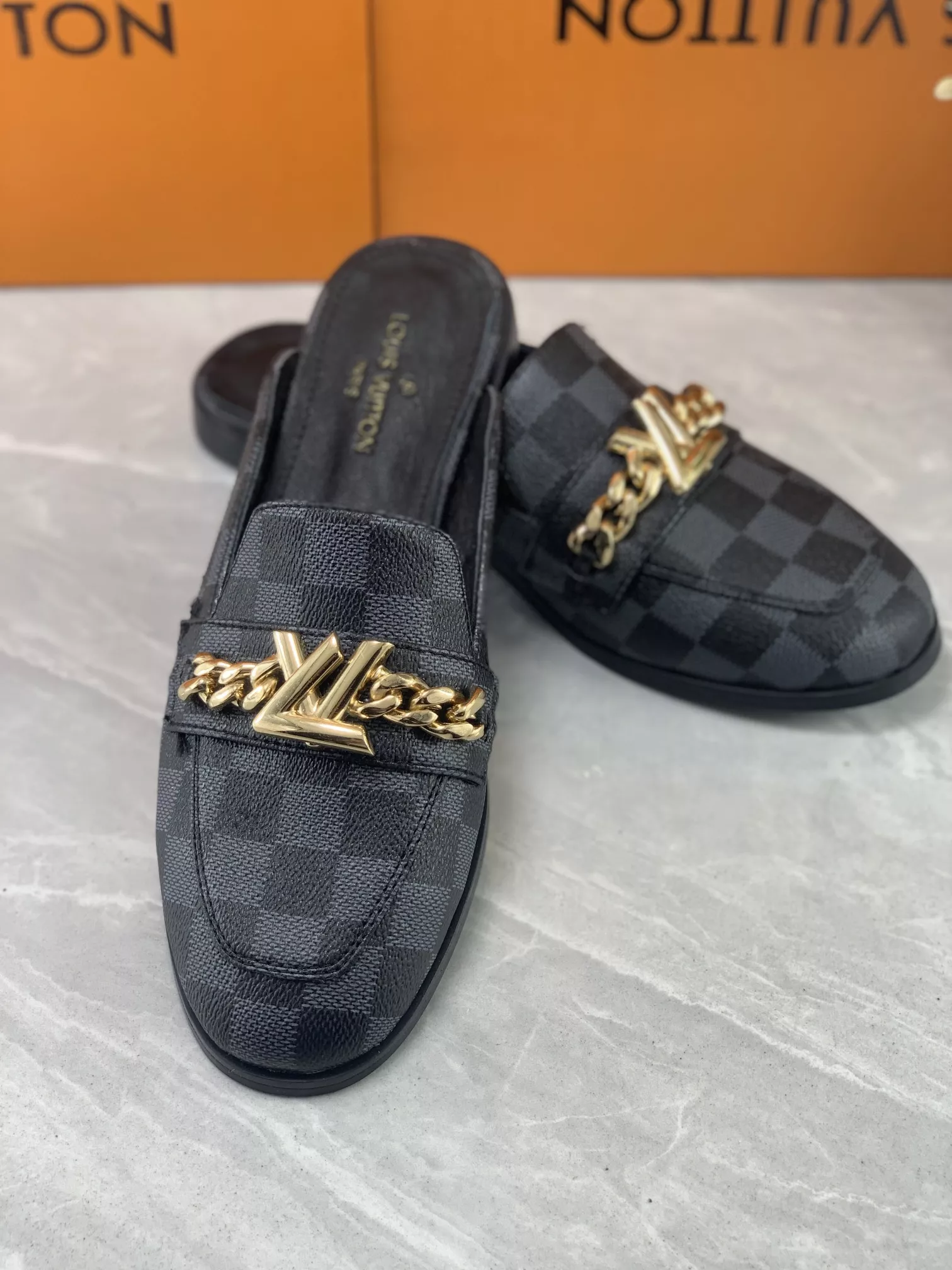 Louis Vuitton Slippers For Women Affordable 9385