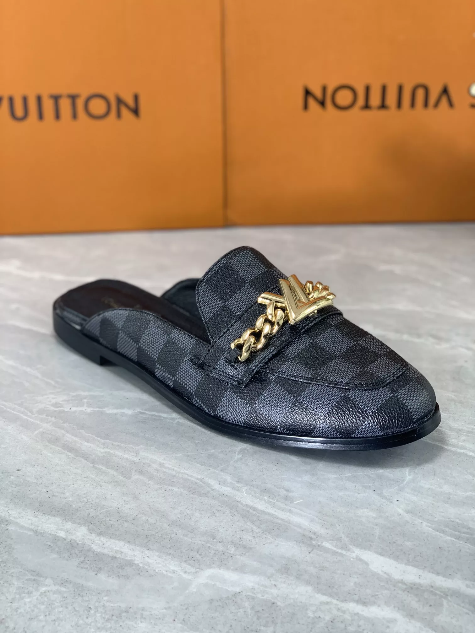 Louis Vuitton Slippers For Women Affordable 9385