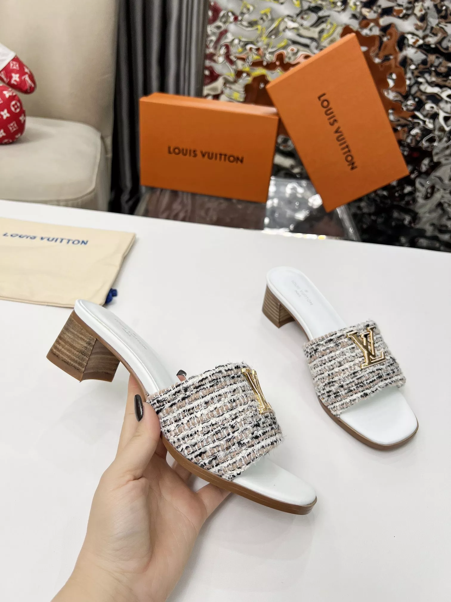 Louis Vuitton Slippers For Women AllSeason 3954