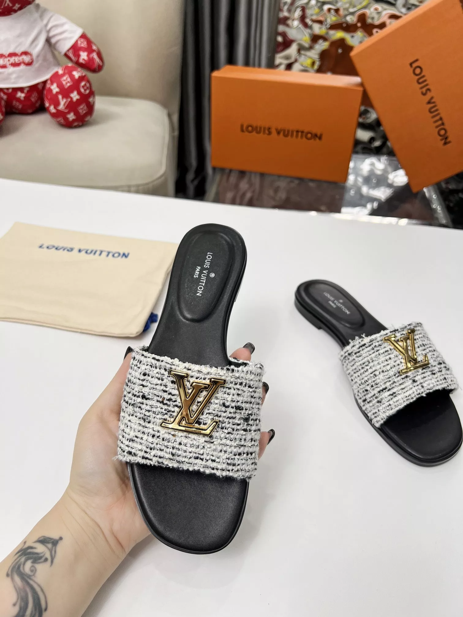 Louis Vuitton Slippers For Women Bold 2550